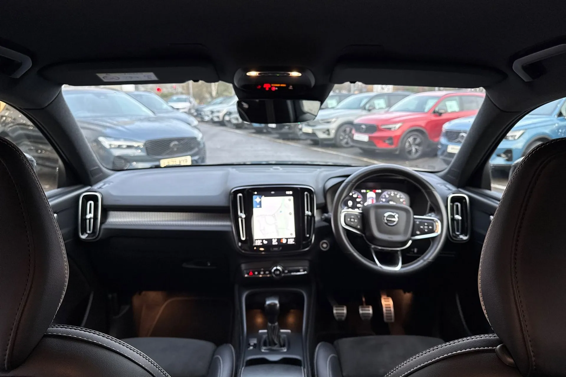 Volvo XC40 thumbnail image number 3