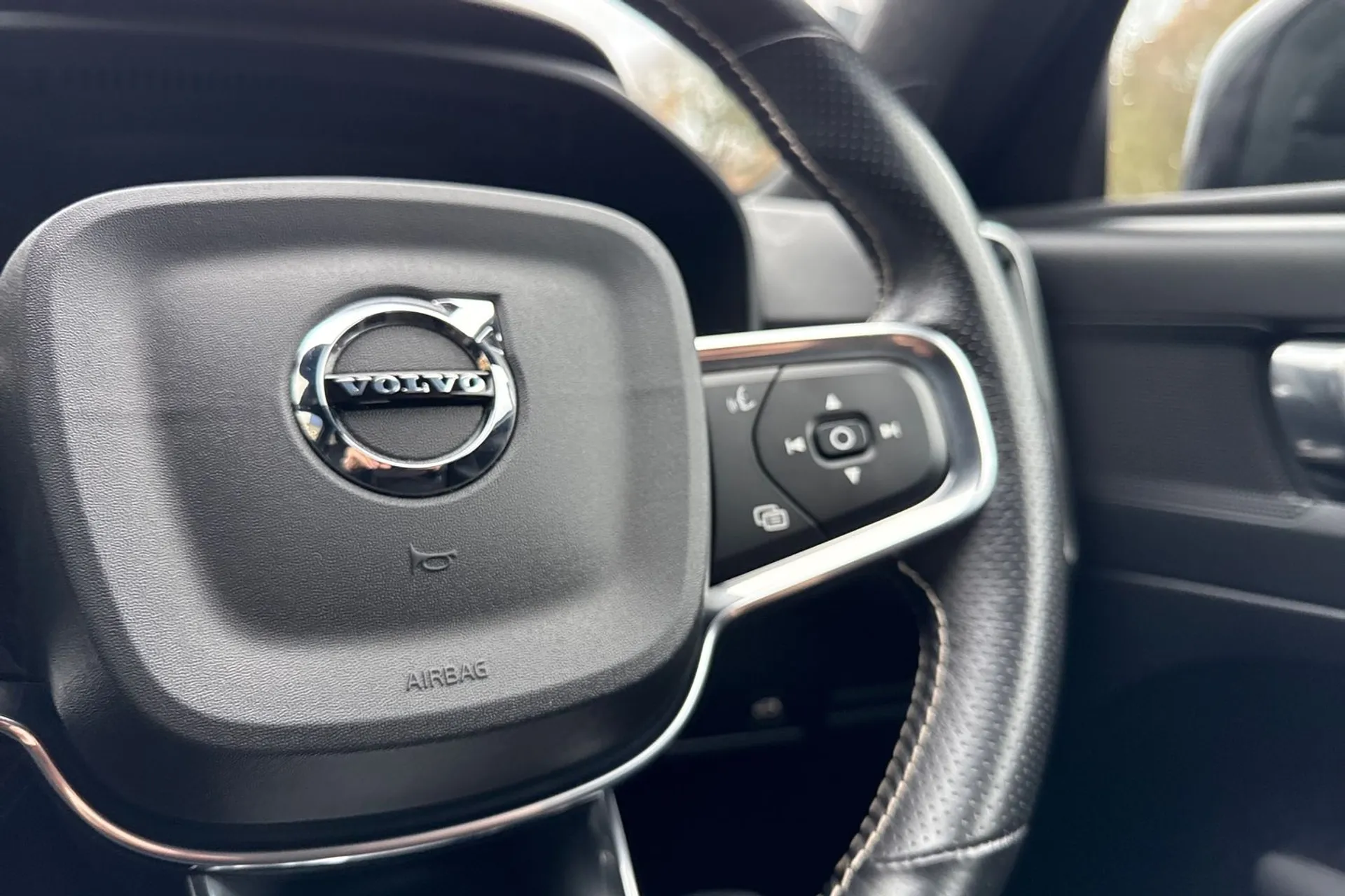 Volvo XC40 thumbnail image number 37