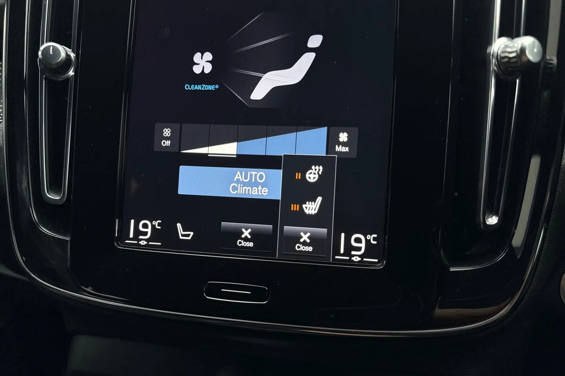 Volvo XC40 thumbnail image number 39