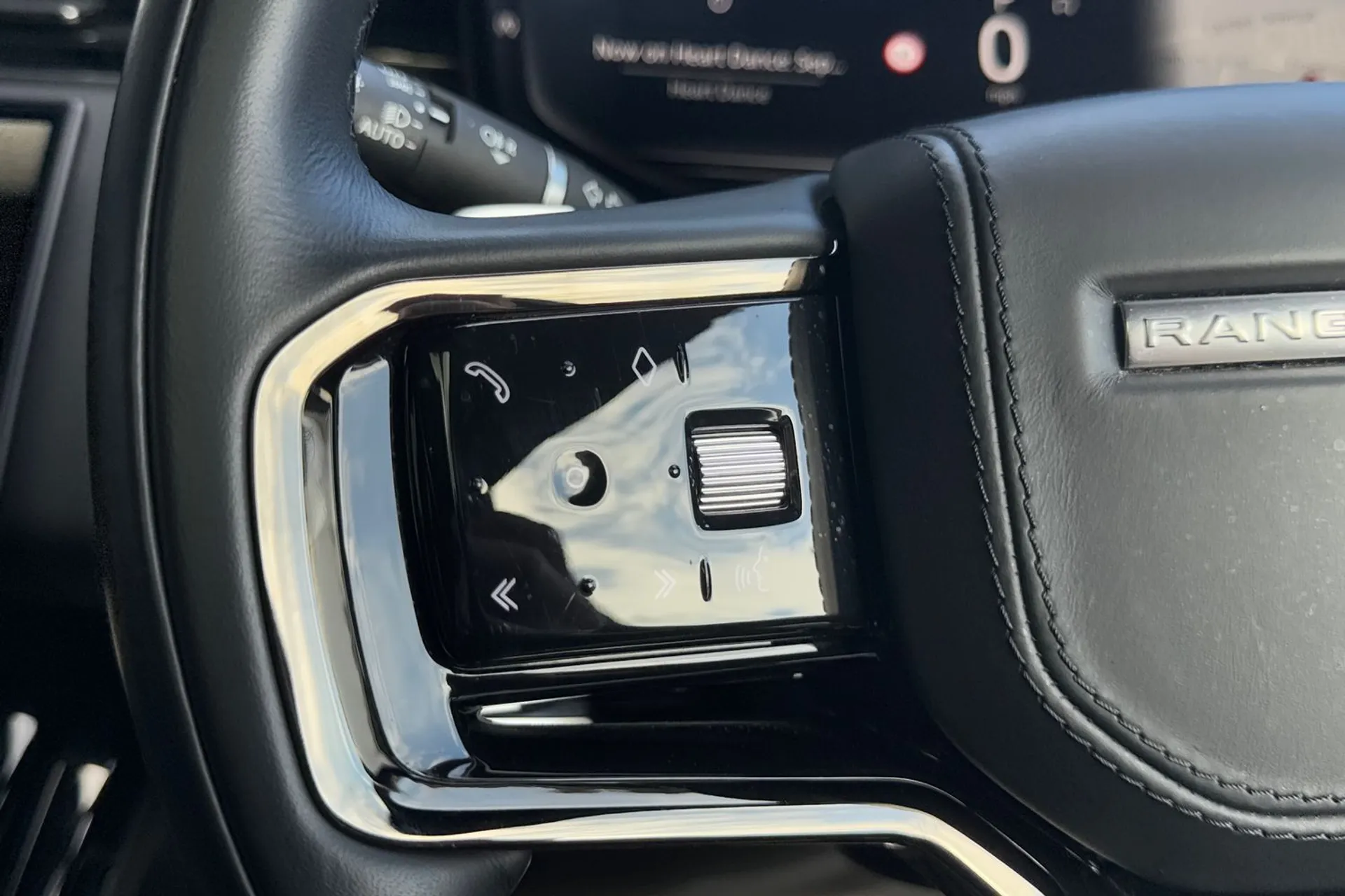 LAND ROVER RANGE ROVER SPORT thumbnail image number 29