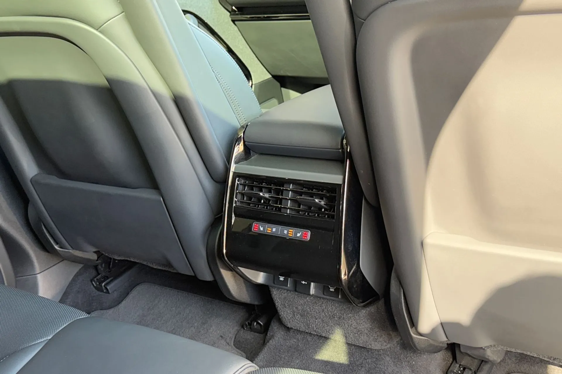 LAND ROVER RANGE ROVER SPORT thumbnail image number 39