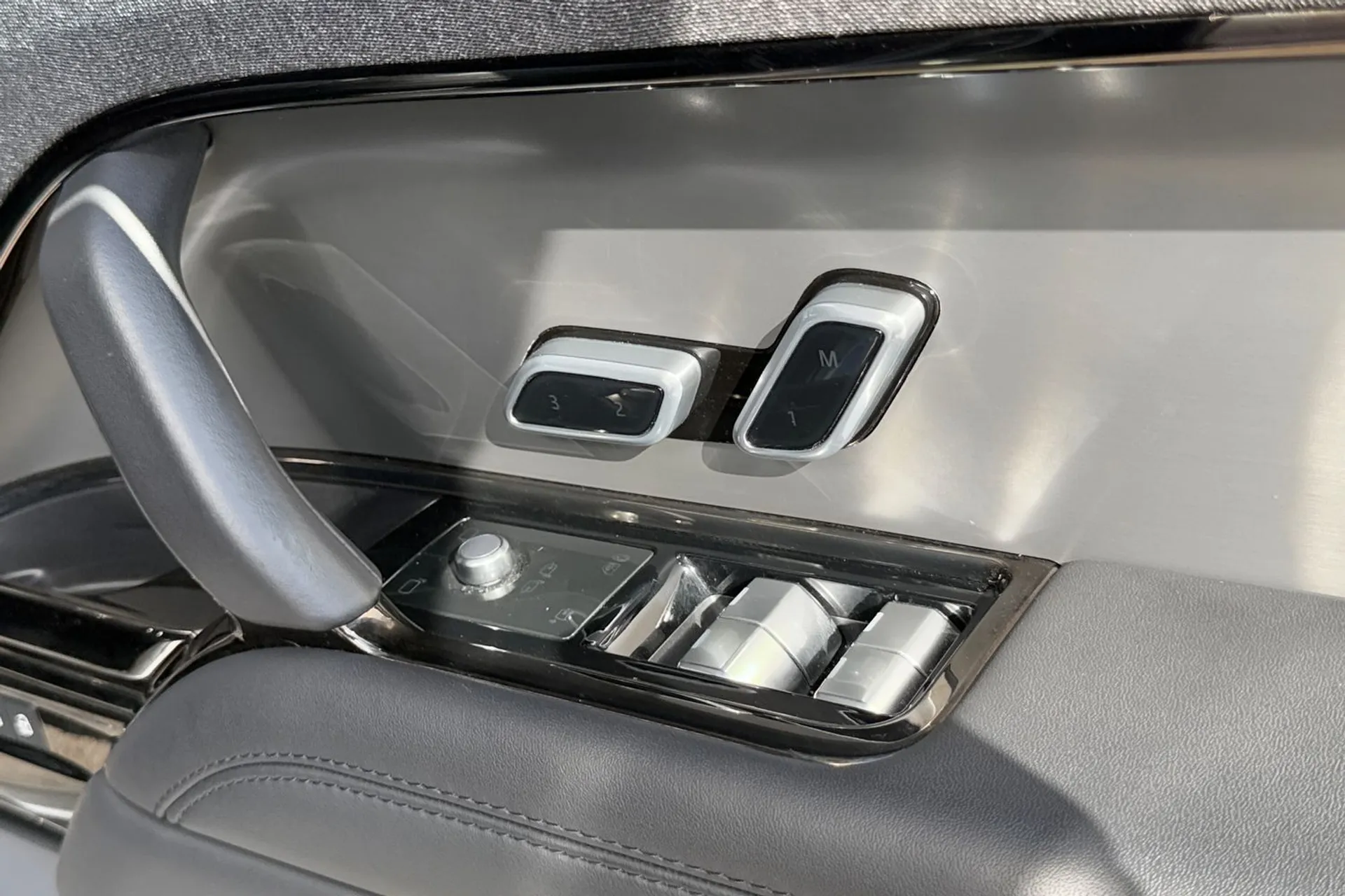 LAND ROVER RANGE ROVER SPORT thumbnail image number 19