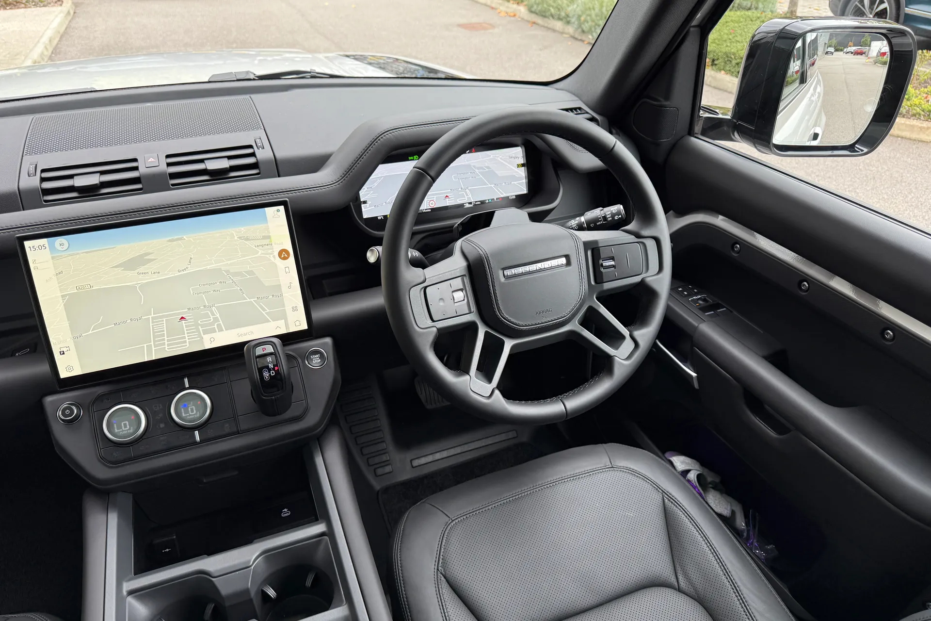 LAND ROVER Defender 90 thumbnail image number 31