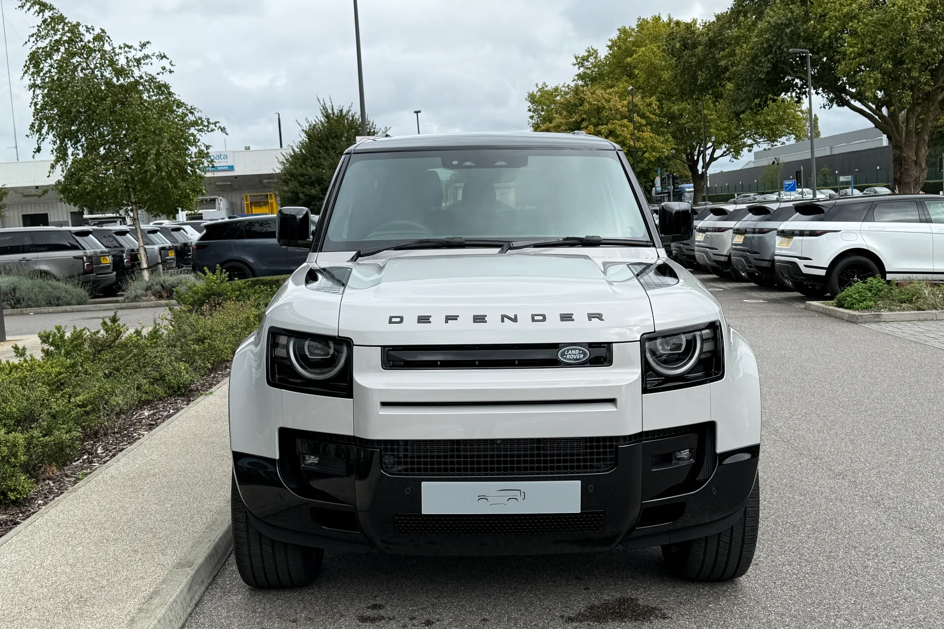 LAND ROVER Defender 90 thumbnail image number 17