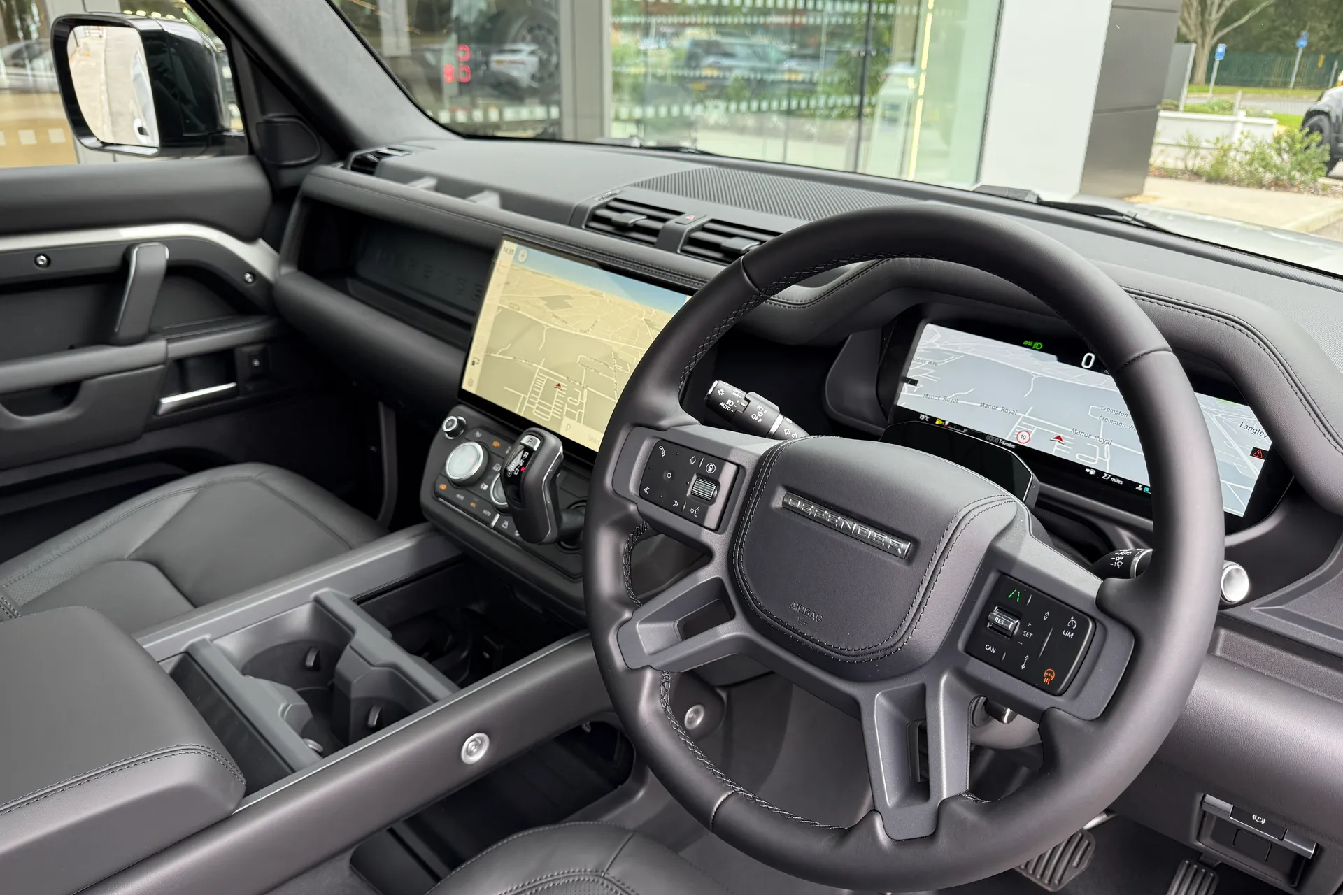 LAND ROVER Defender 90 thumbnail image number 41