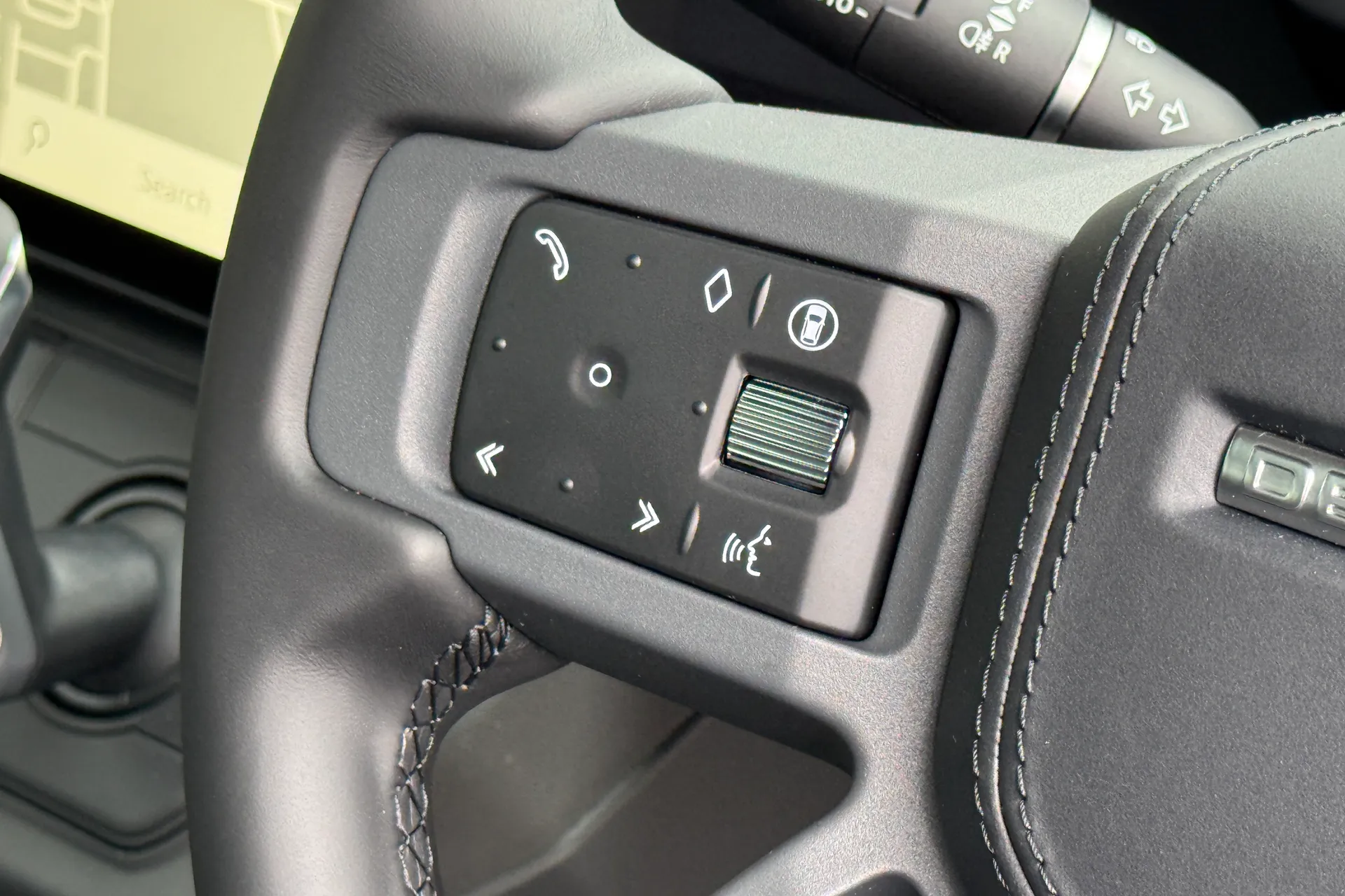 LAND ROVER Defender 90 thumbnail image number 46