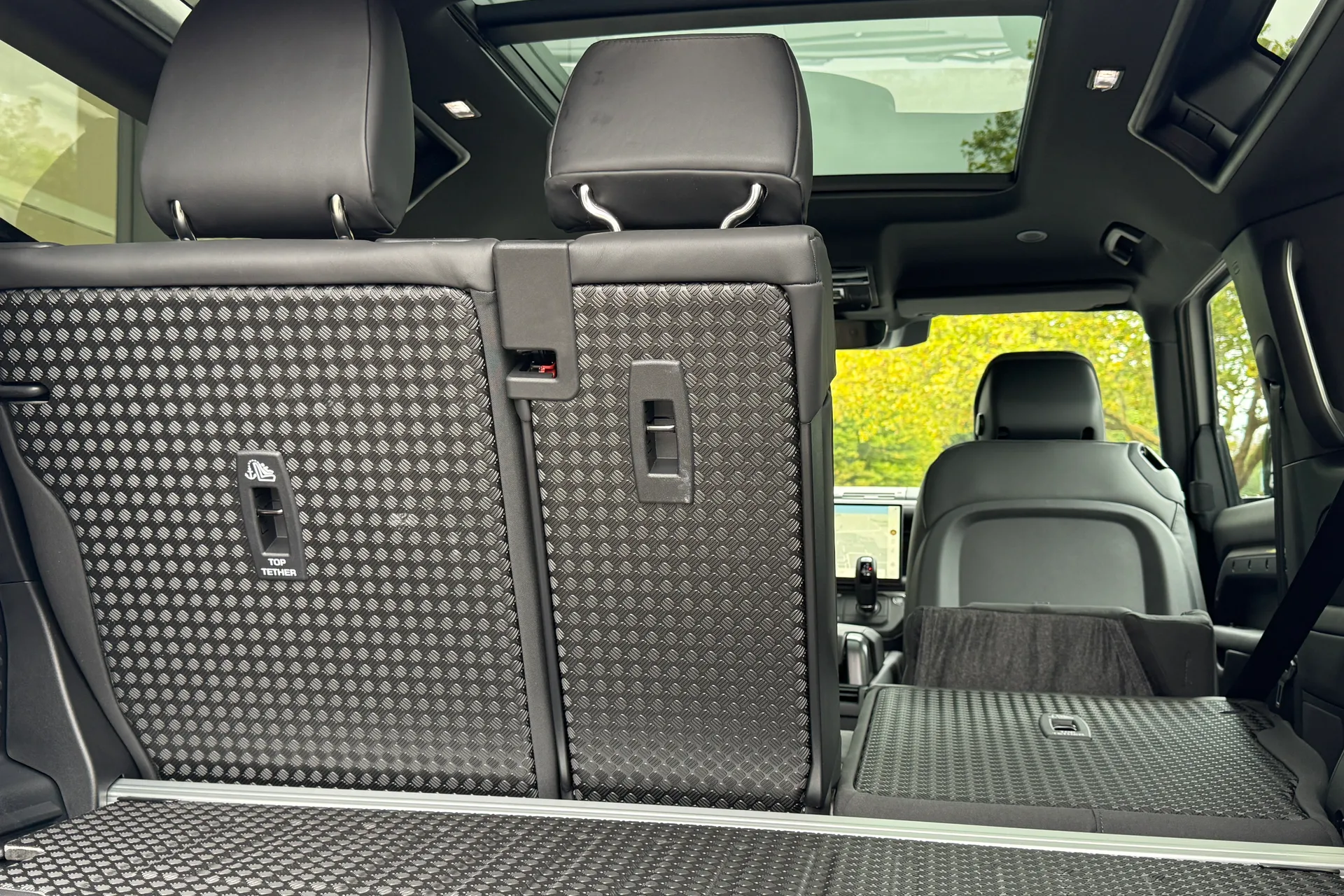 LAND ROVER Defender 90 thumbnail image number 36