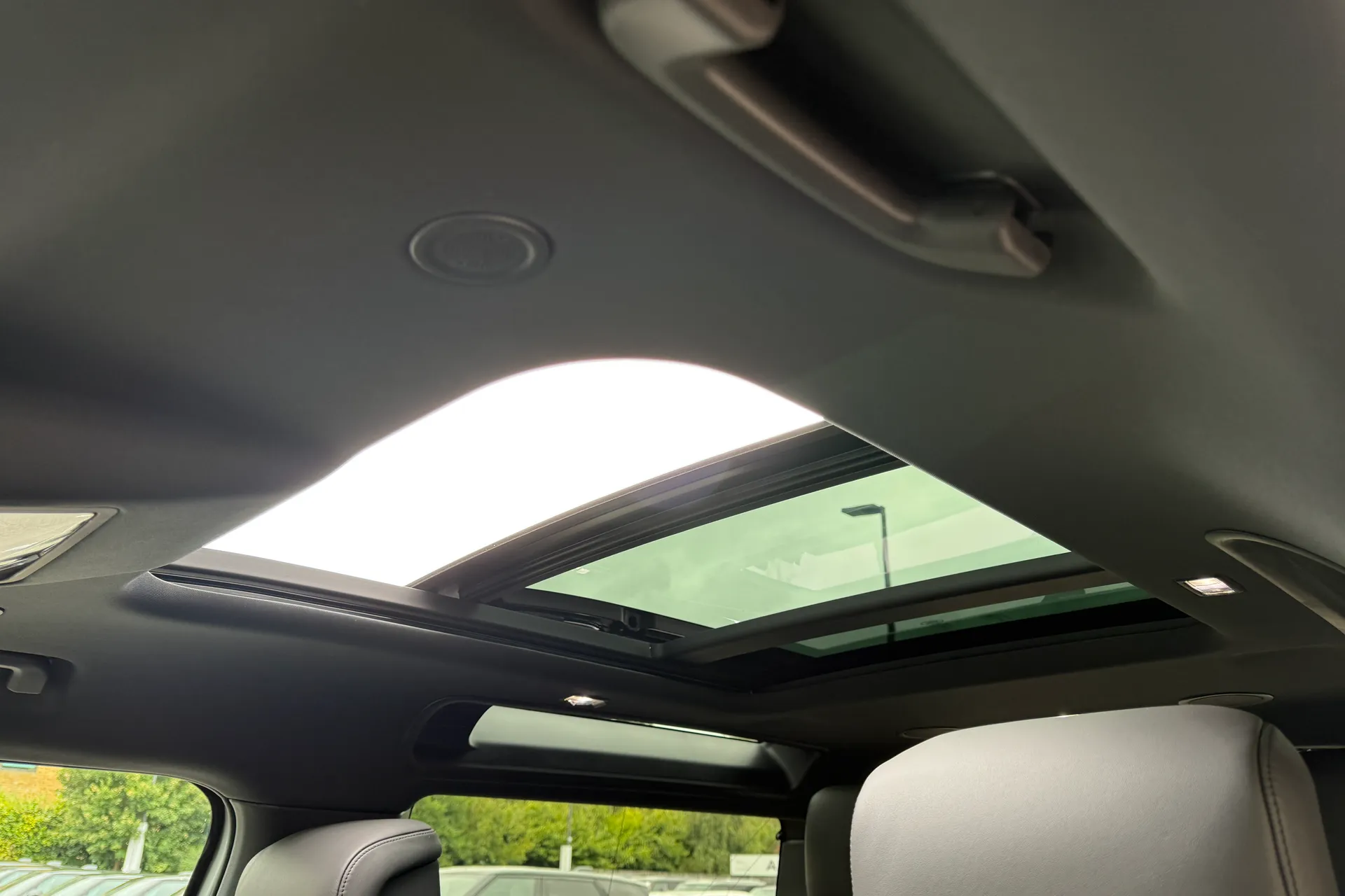 LAND ROVER Defender 90 thumbnail image number 5