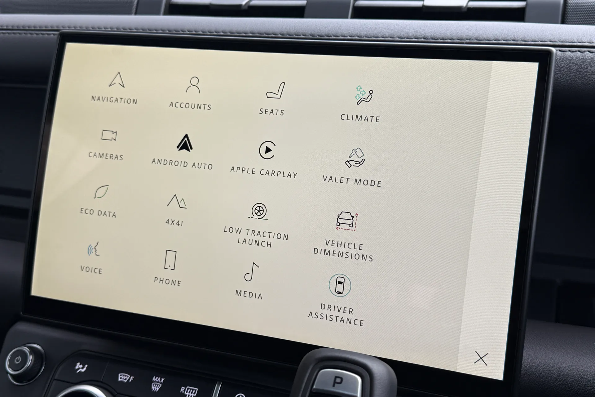 LAND ROVER Defender 90 thumbnail image number 32