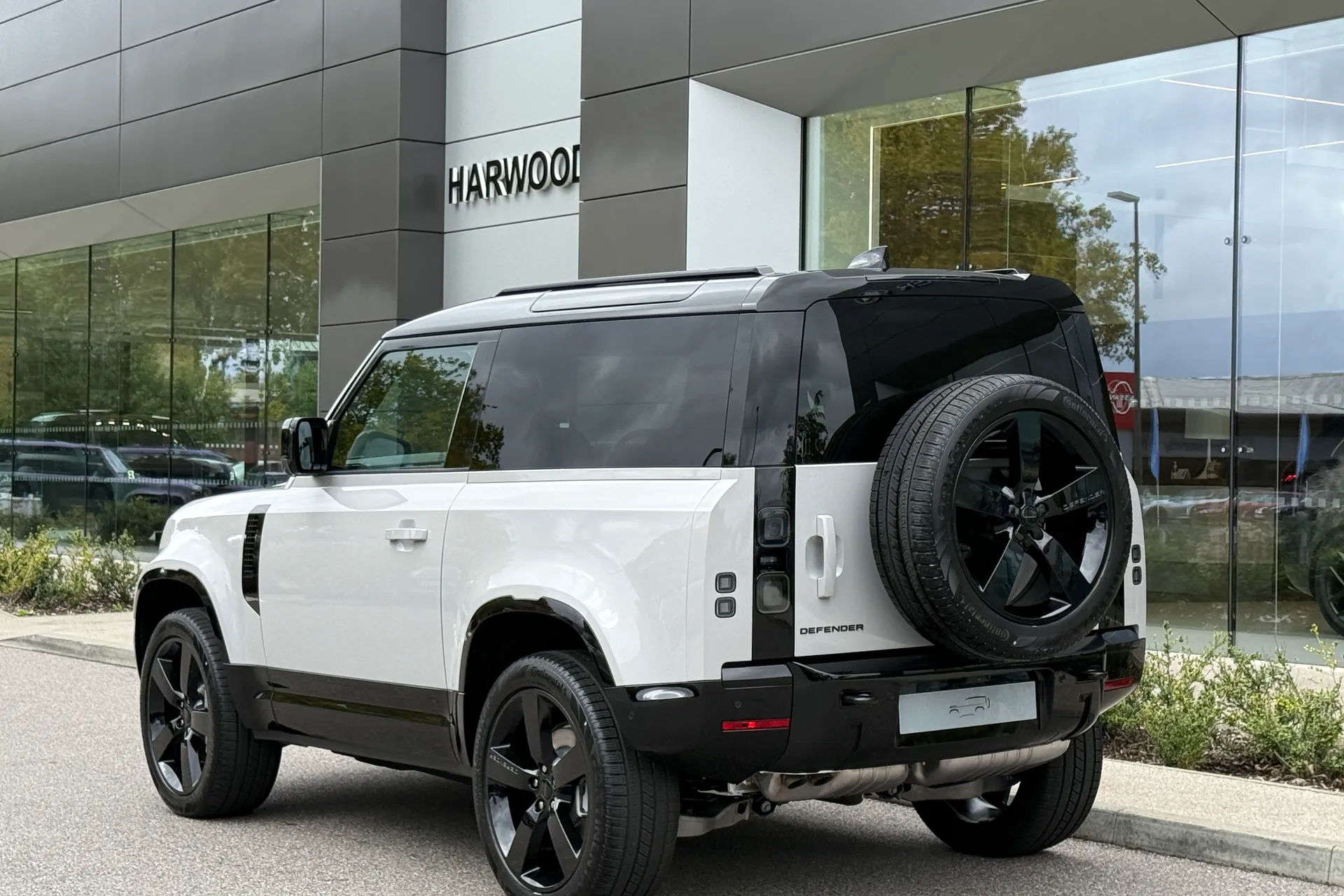 LAND ROVER Defender 90 thumbnail image number 19