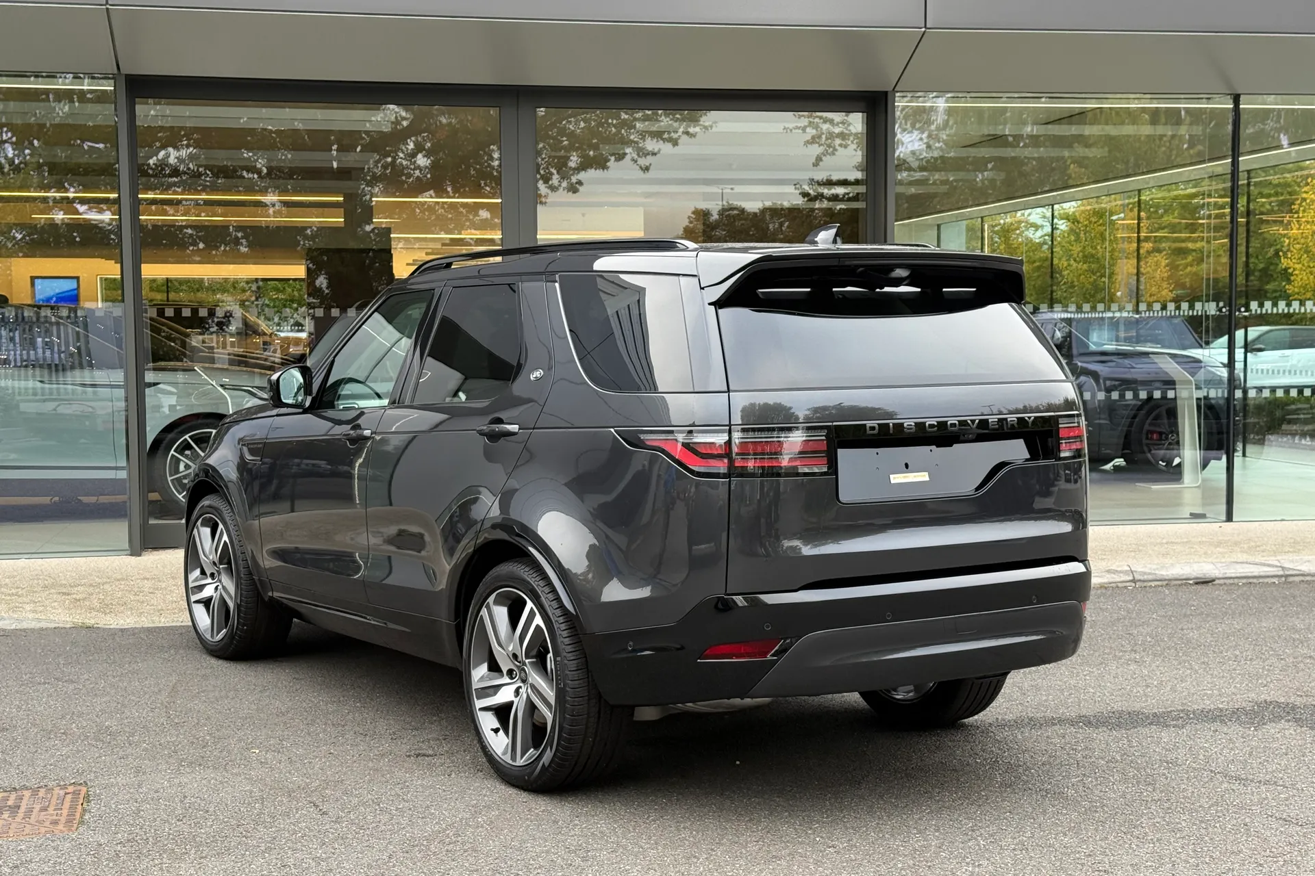 LAND ROVER DISCOVERY thumbnail image number 2