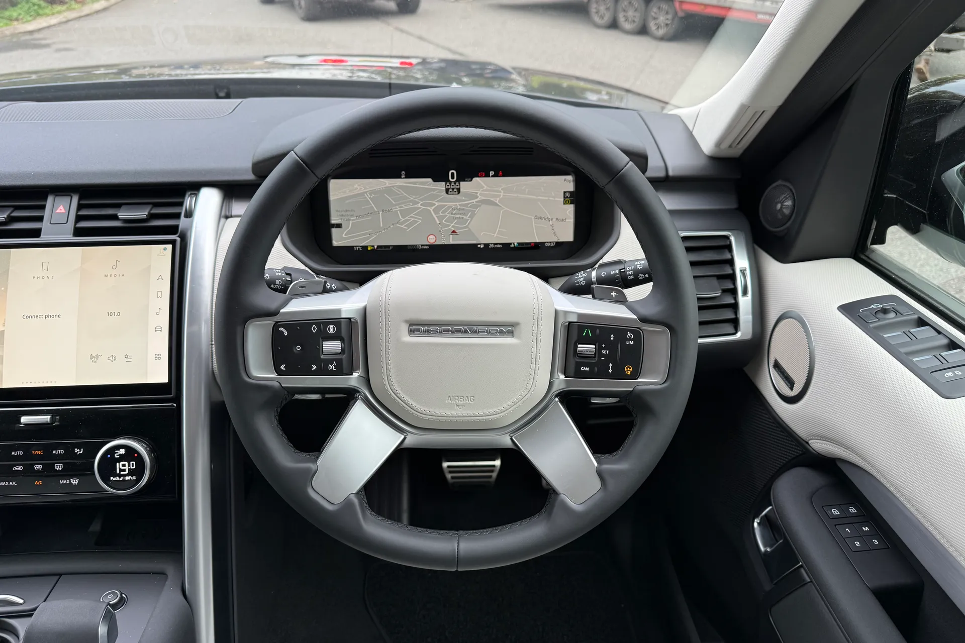 LAND ROVER DISCOVERY thumbnail image number 15