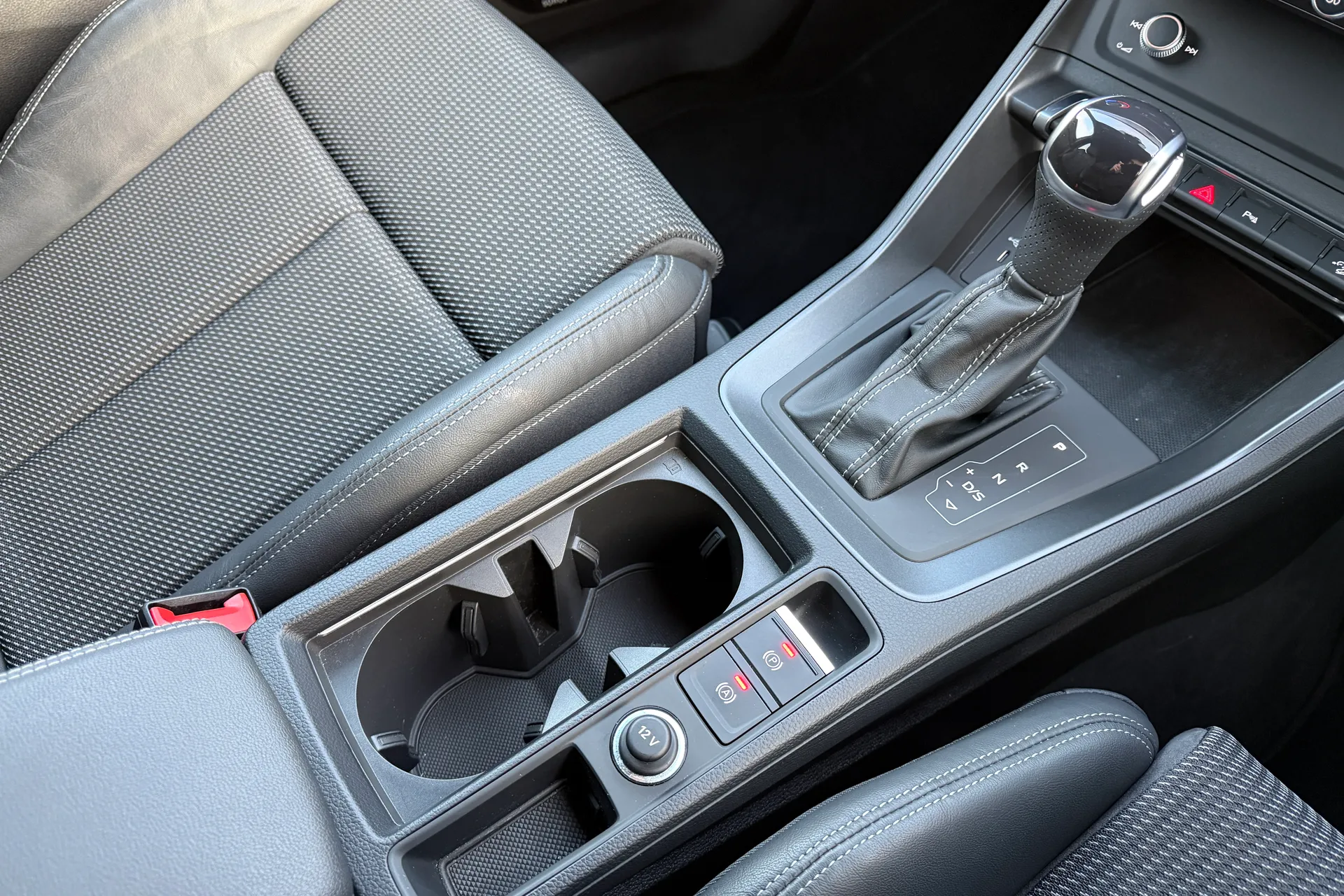 Audi Q3 thumbnail image number 38