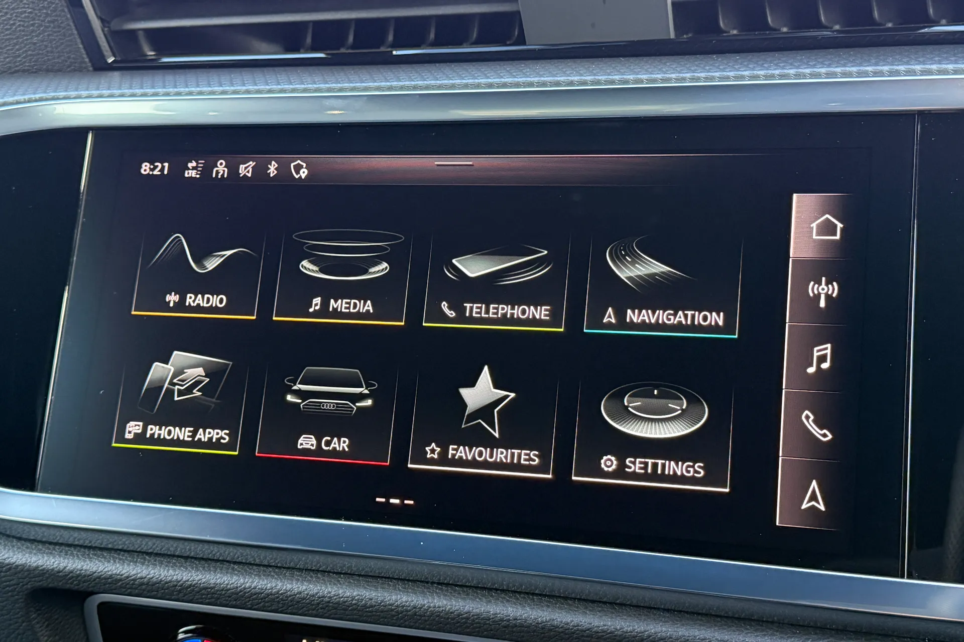 Audi Q3 thumbnail image number 12