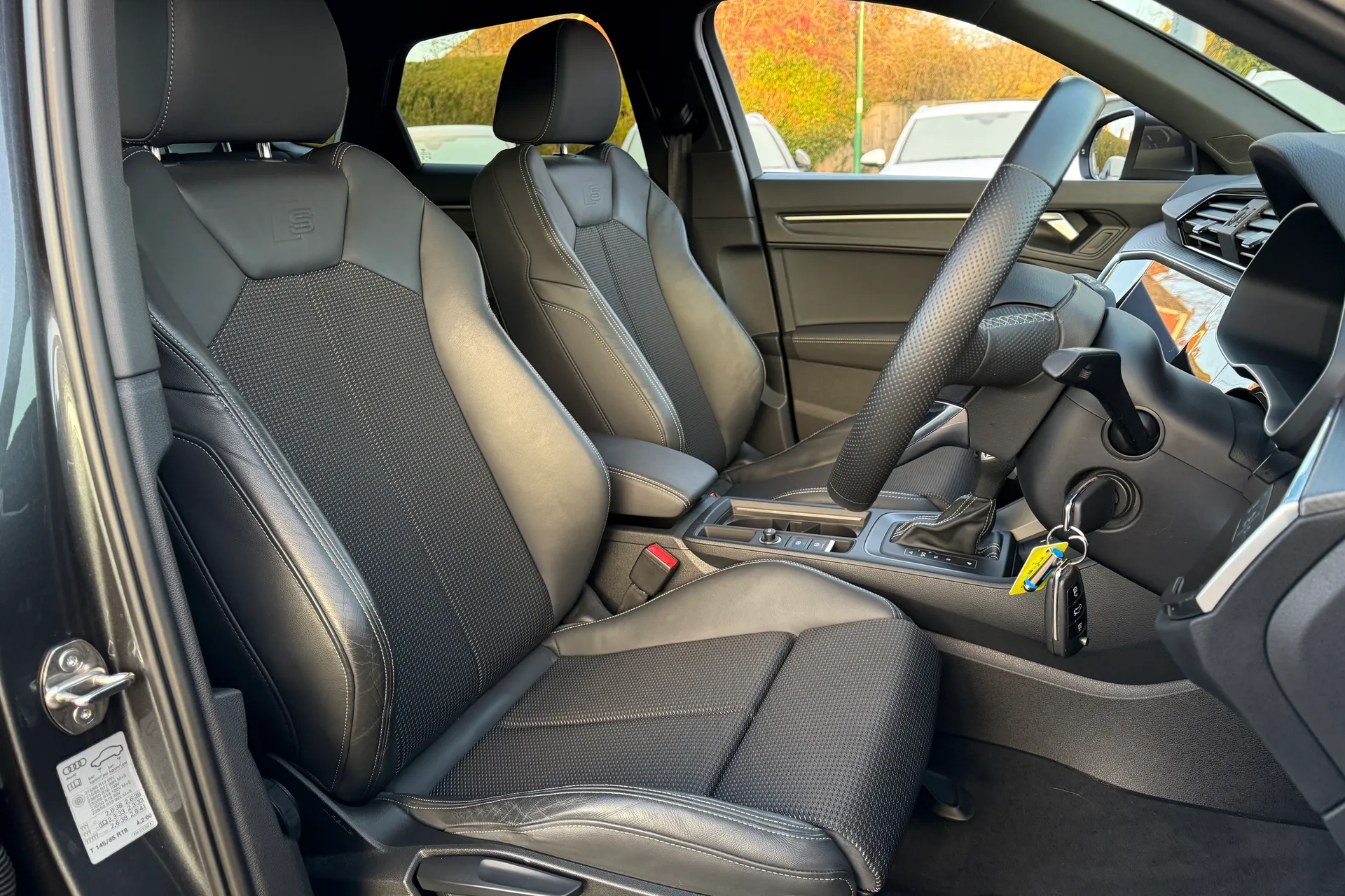 Audi Q3 thumbnail image number 26