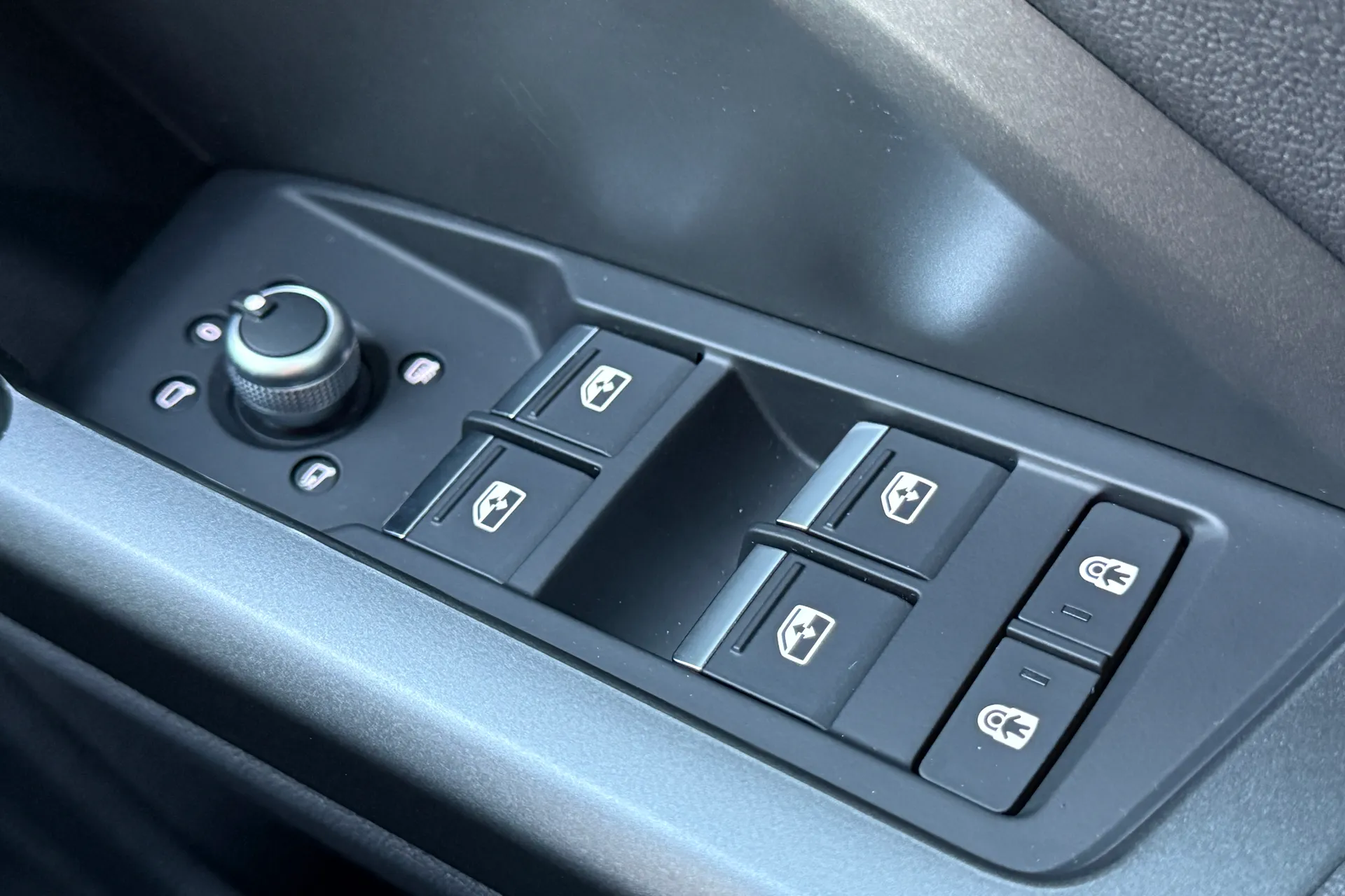 Audi Q3 thumbnail image number 18