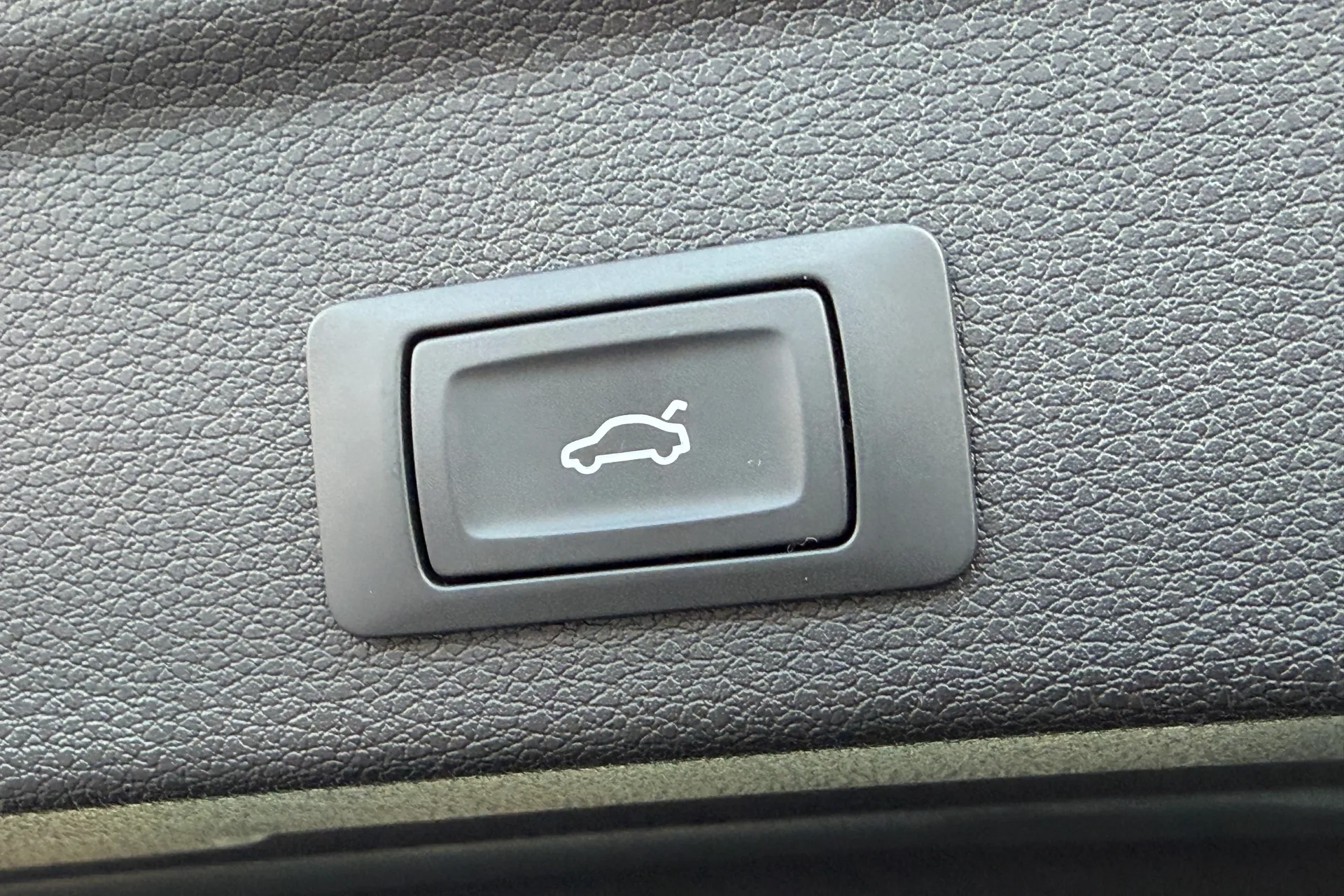 Audi Q3 thumbnail image number 35