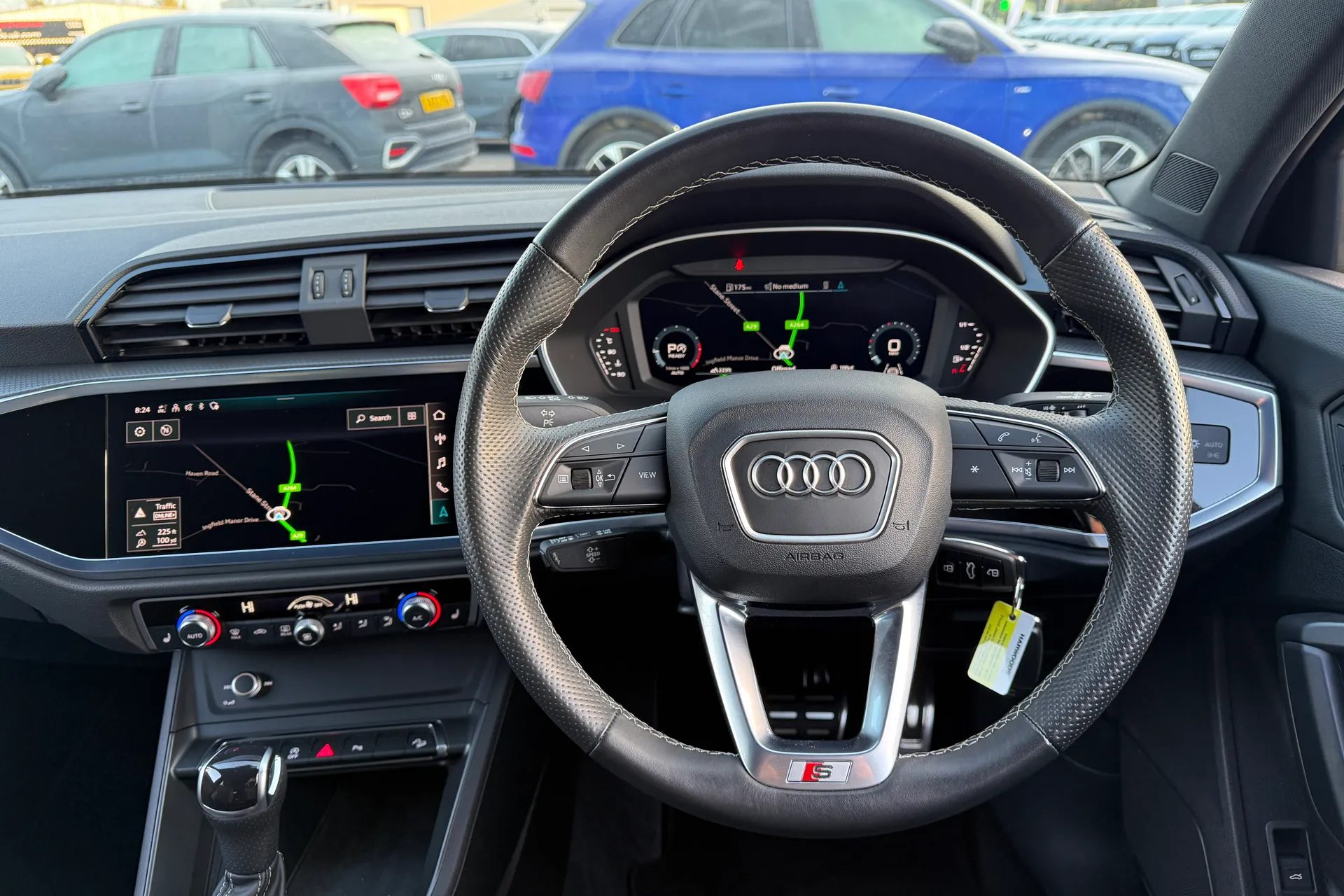 Audi Q3 thumbnail image number 6