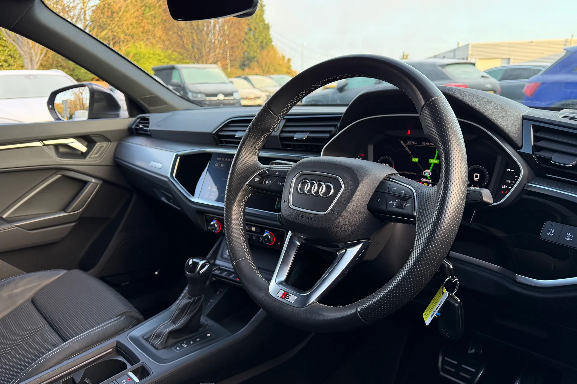 Audi Q3 thumbnail image number 27