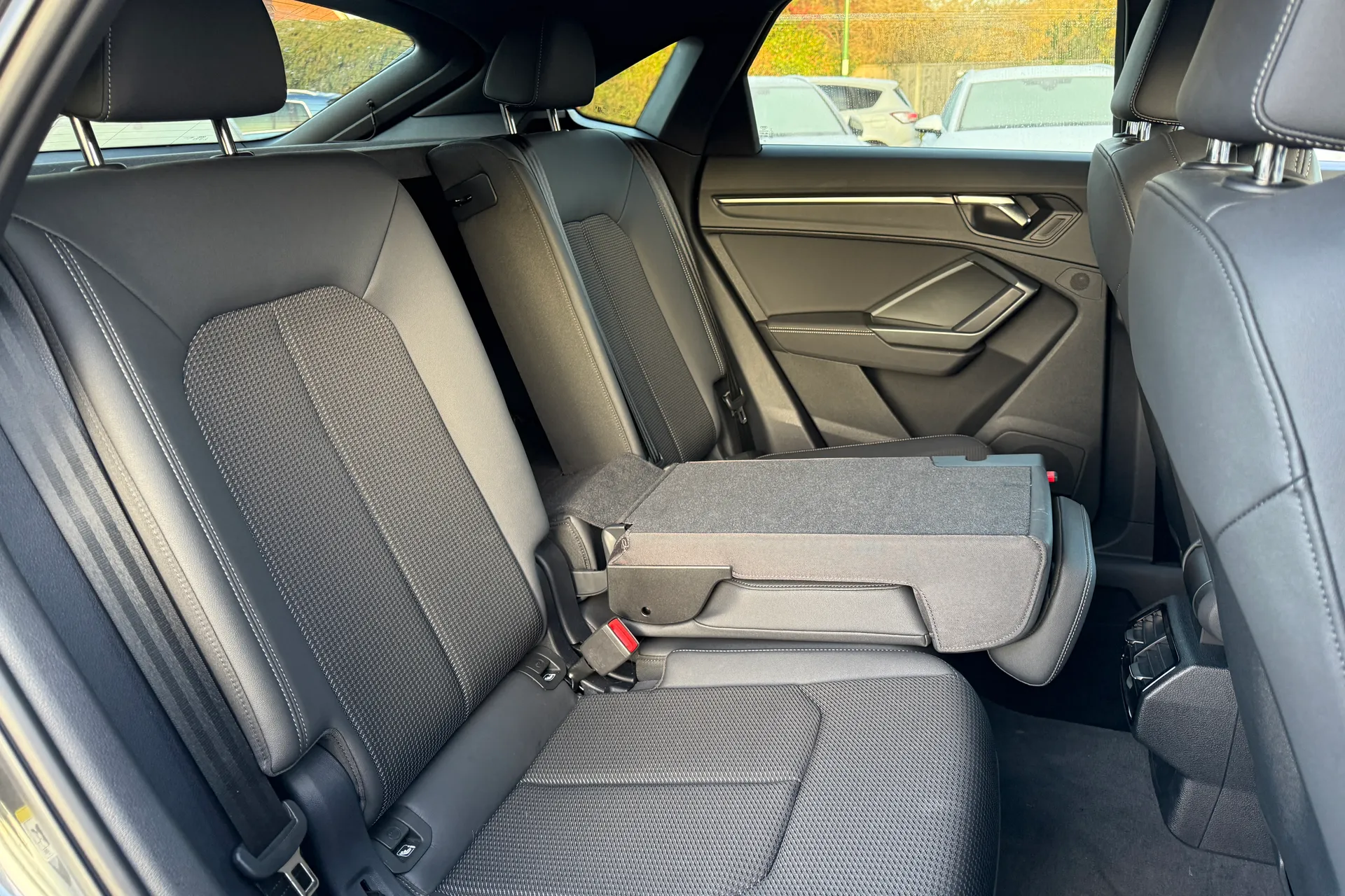 Audi Q3 thumbnail image number 45