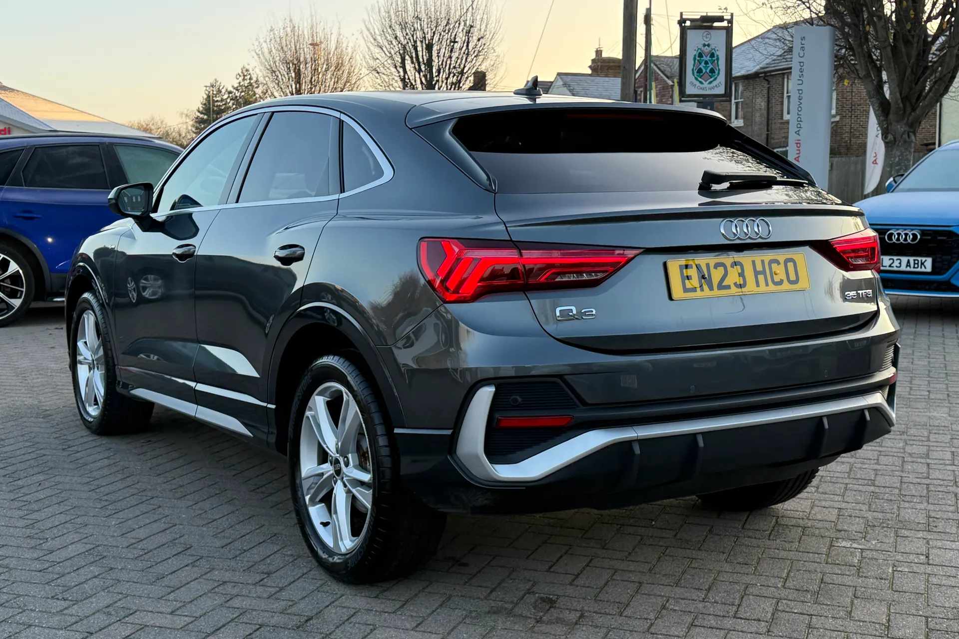 Audi Q3 thumbnail image number 32