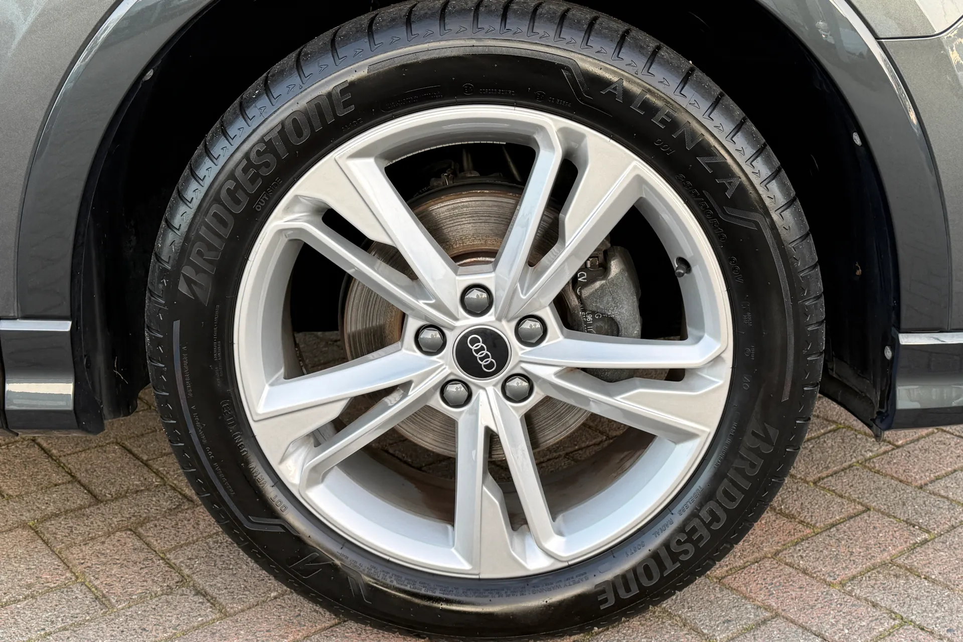 Audi Q3 thumbnail image number 46