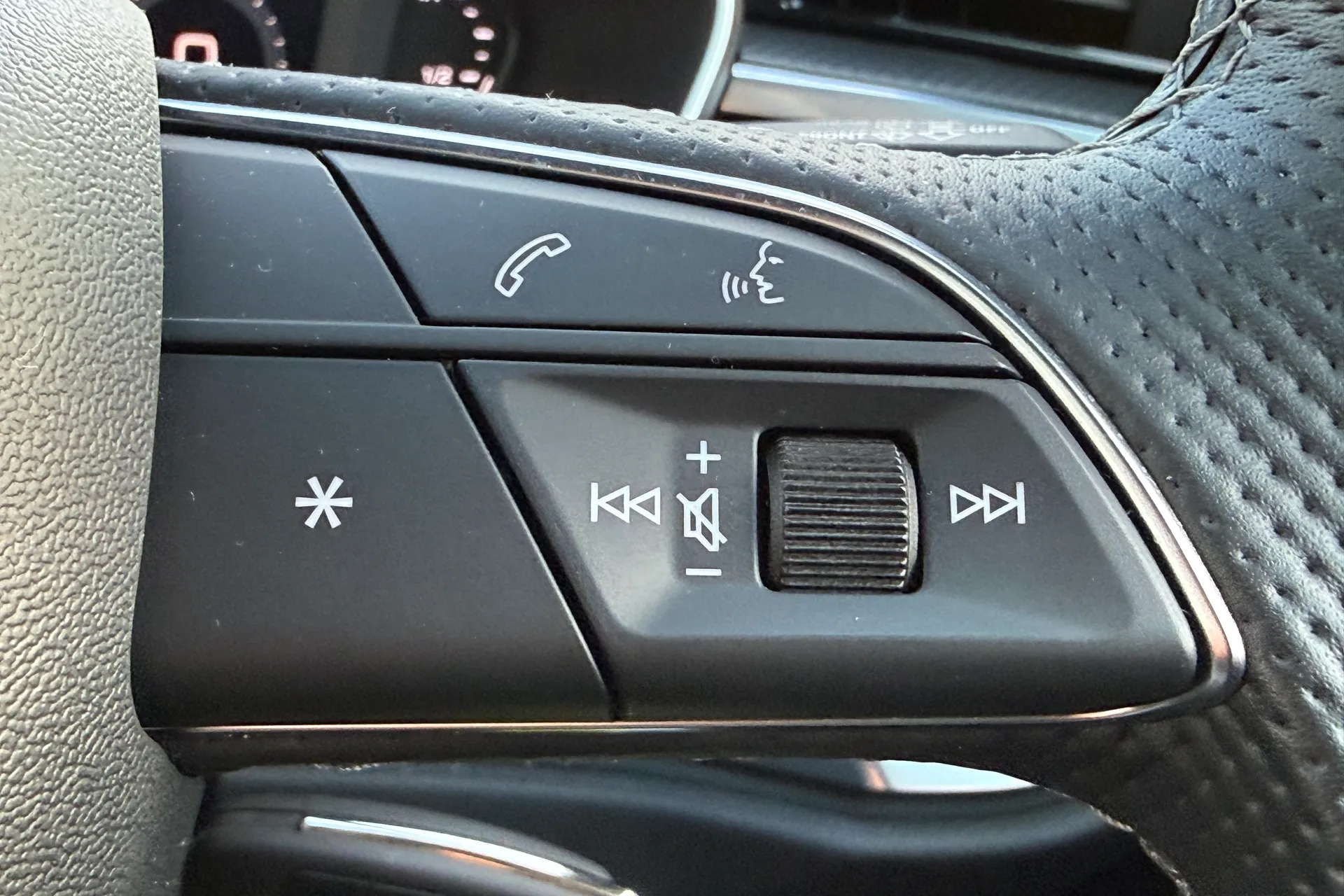 Audi Q3 thumbnail image number 21