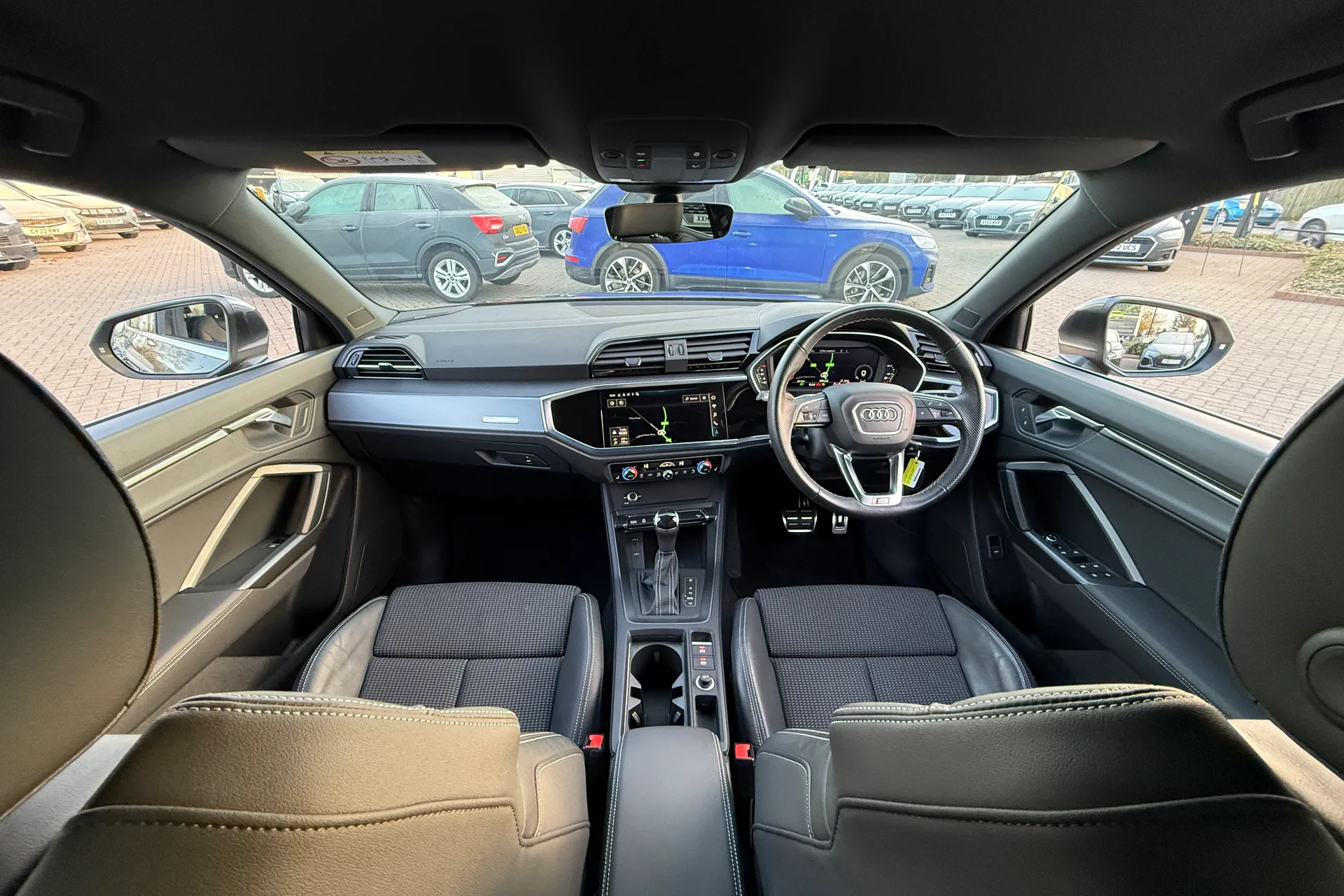 Audi Q3 thumbnail image number 3