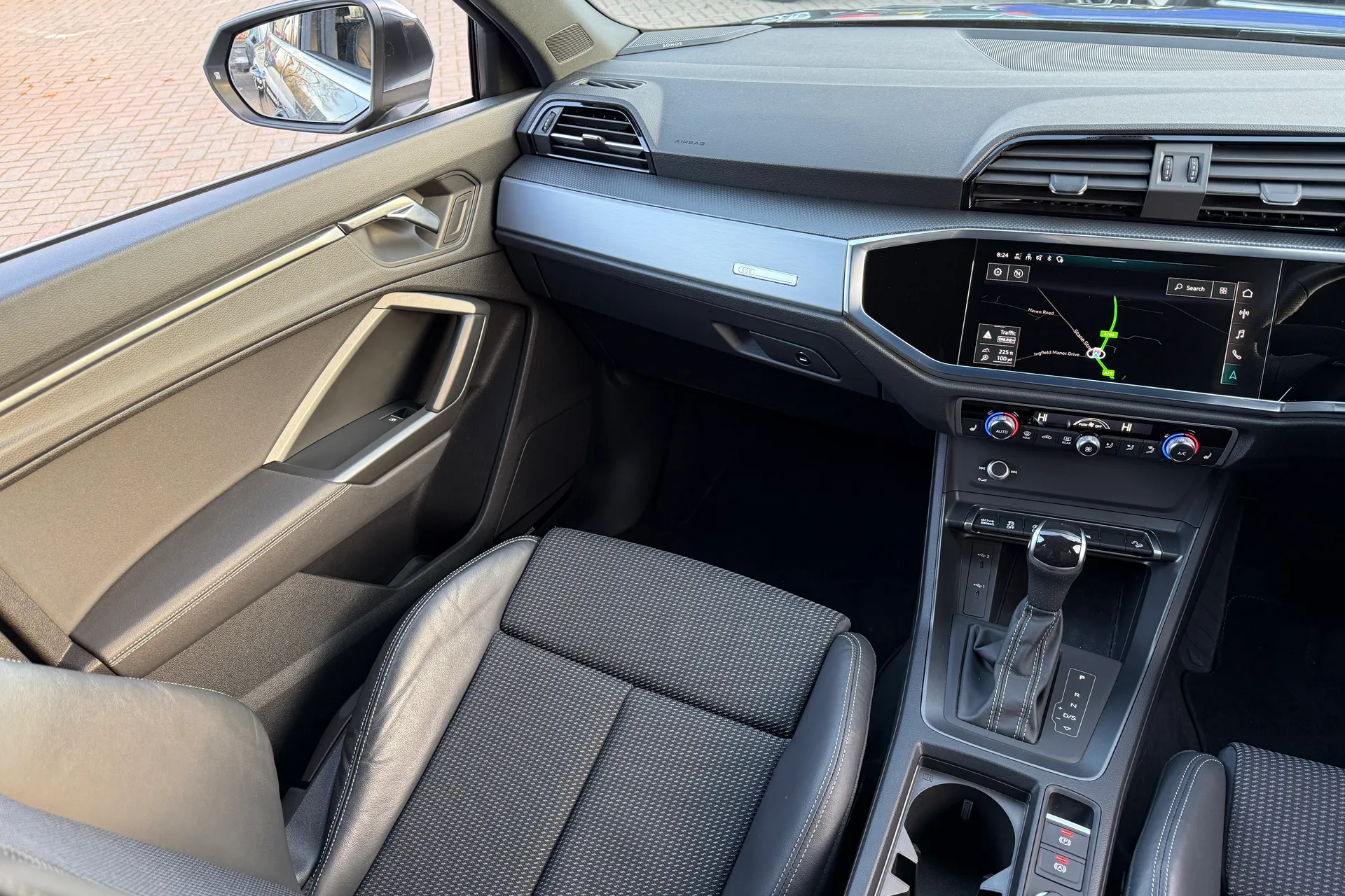 Audi Q3 thumbnail image number 37