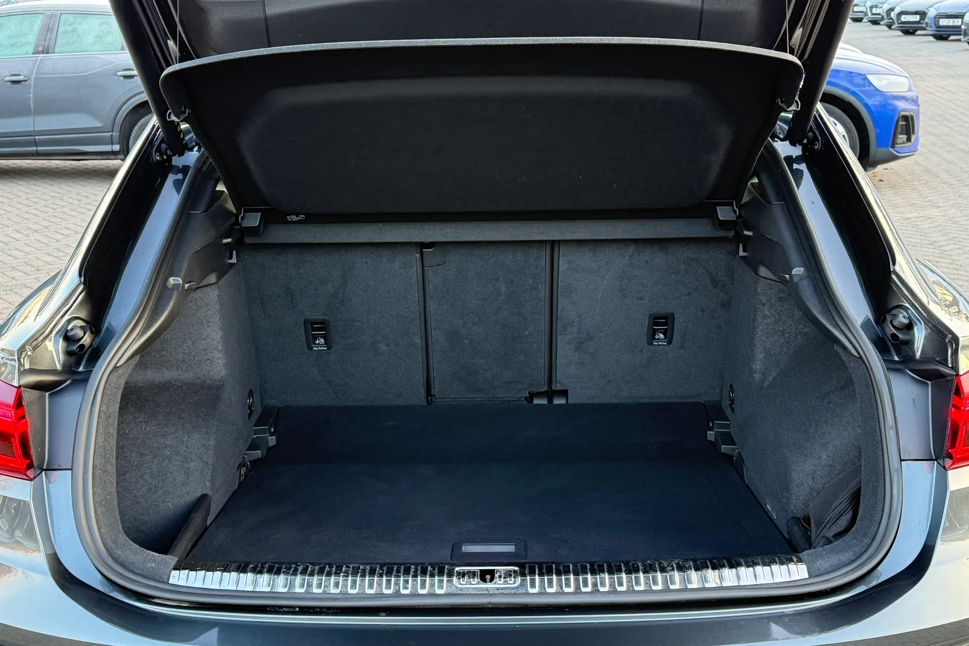 Audi Q3 thumbnail image number 33