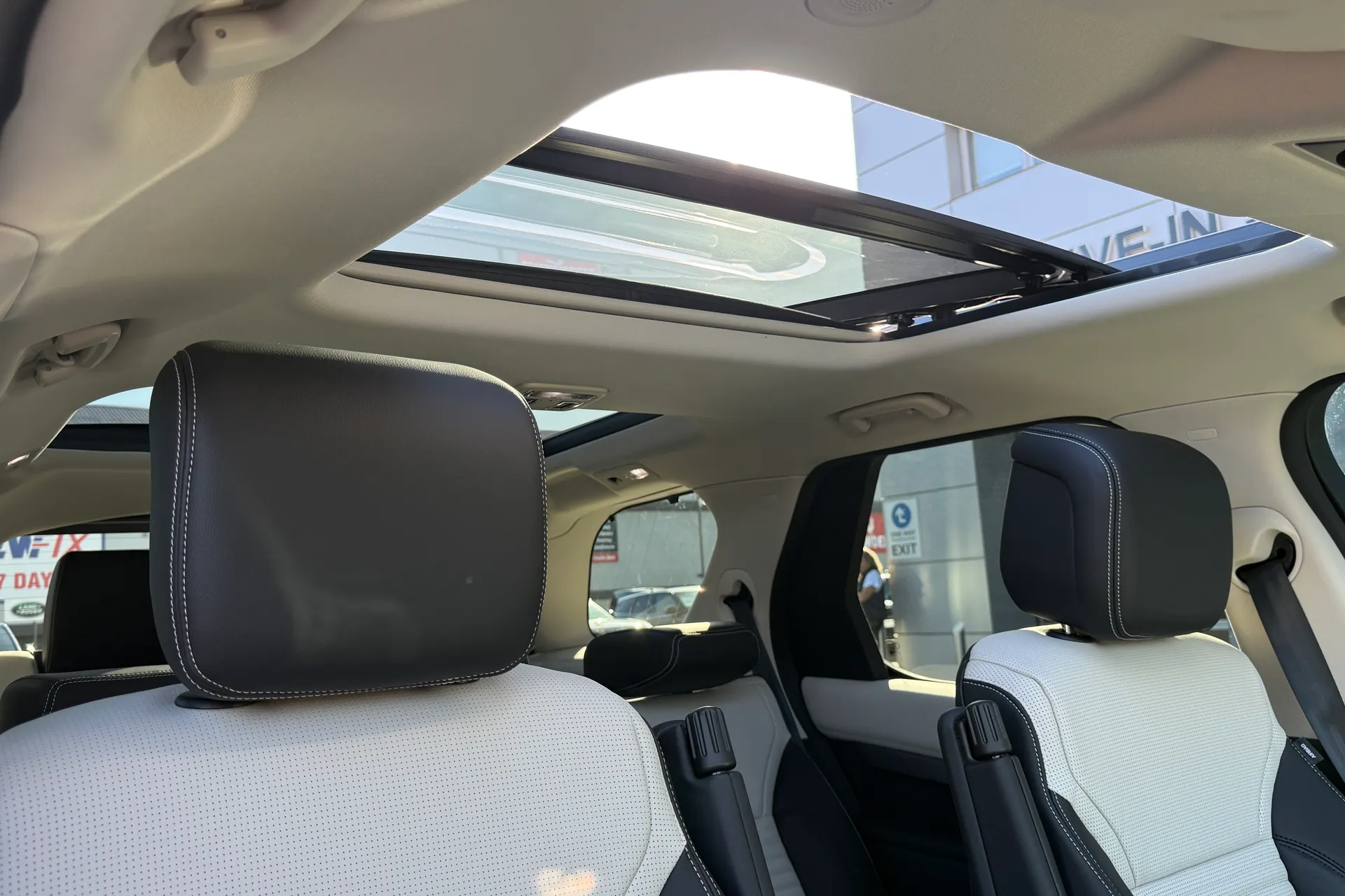 LAND ROVER DISCOVERY thumbnail image number 15