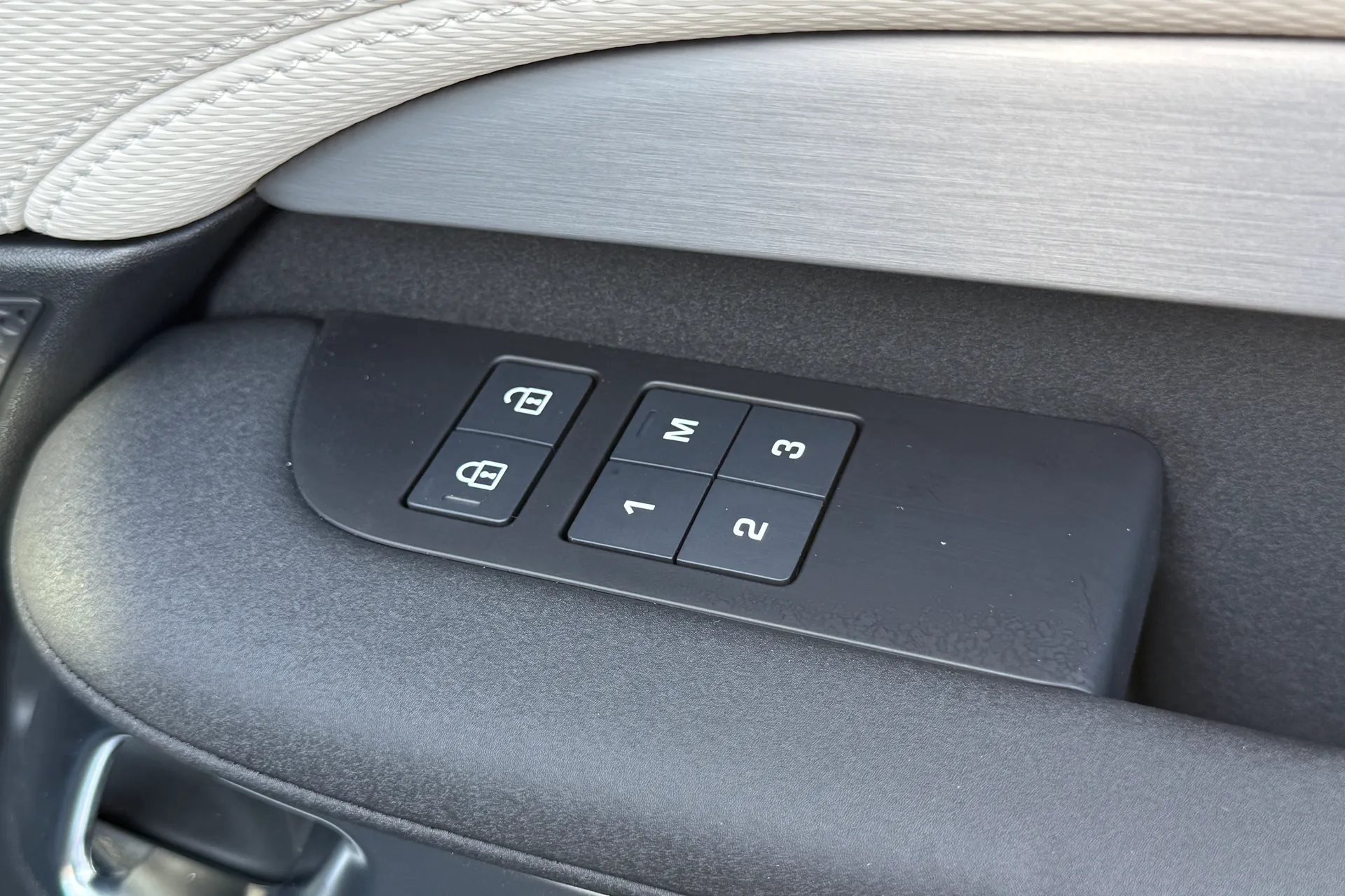 LAND ROVER DISCOVERY thumbnail image number 74