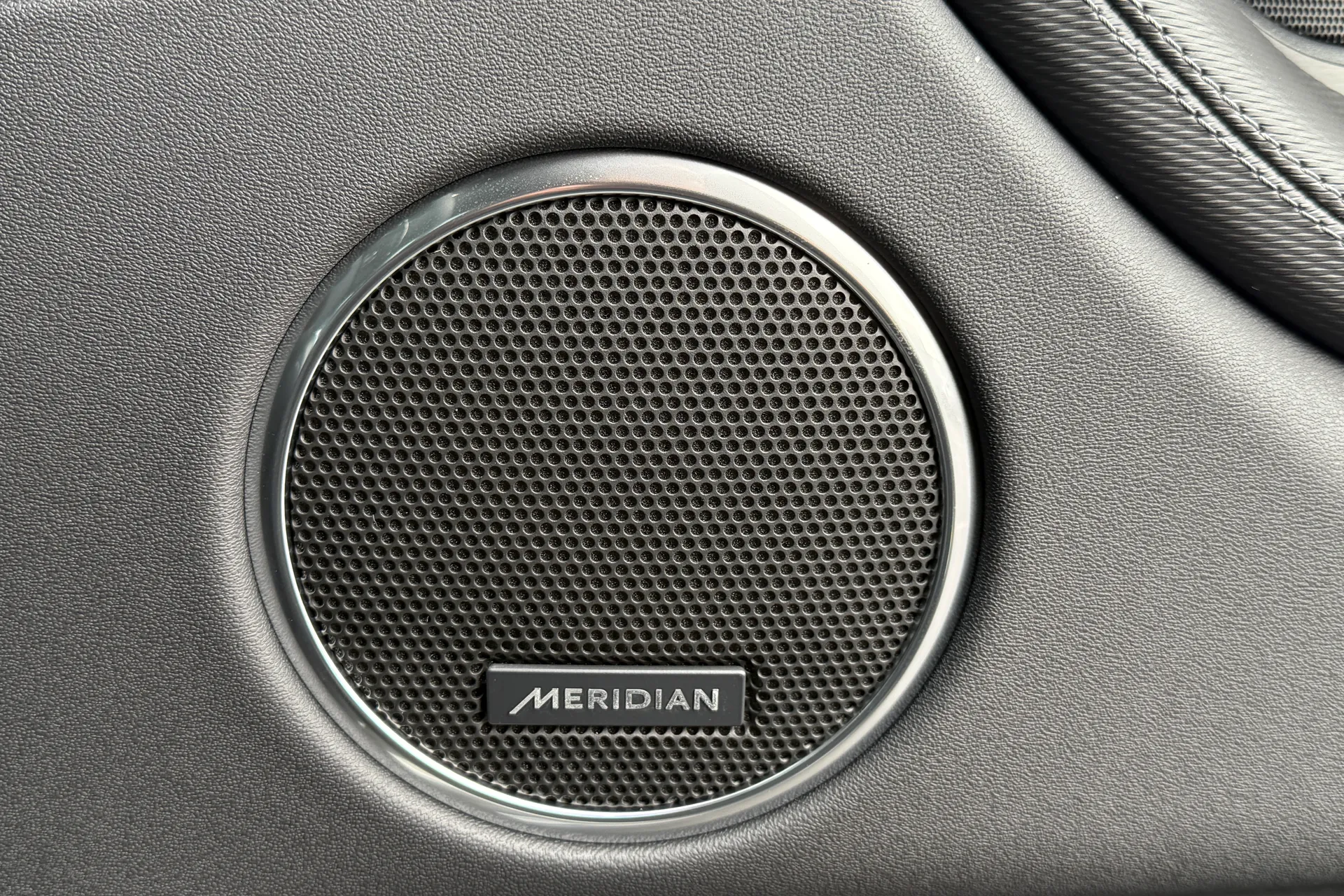 LAND ROVER DISCOVERY SPORT thumbnail image number 38