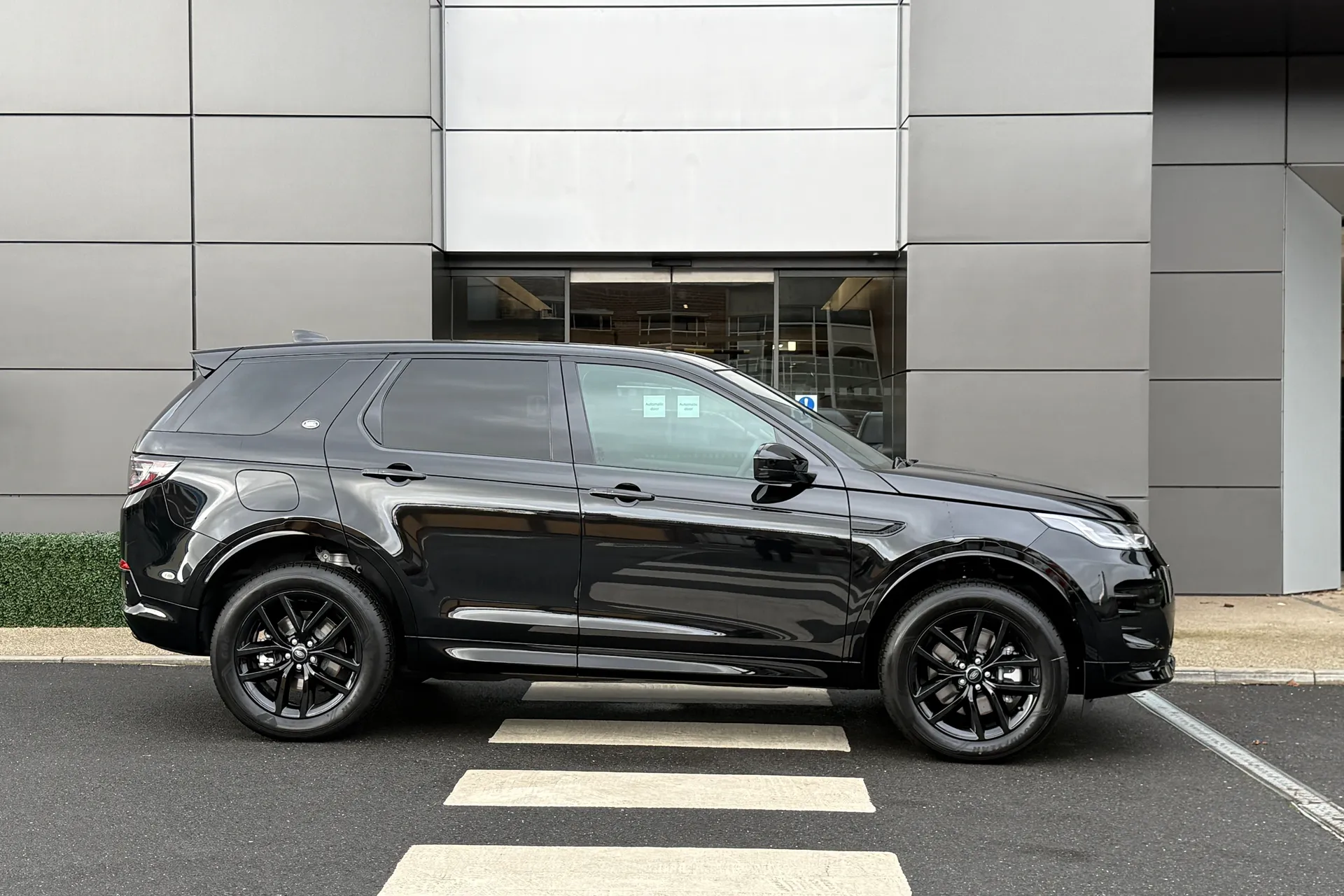 LAND ROVER DISCOVERY SPORT thumbnail image number 2