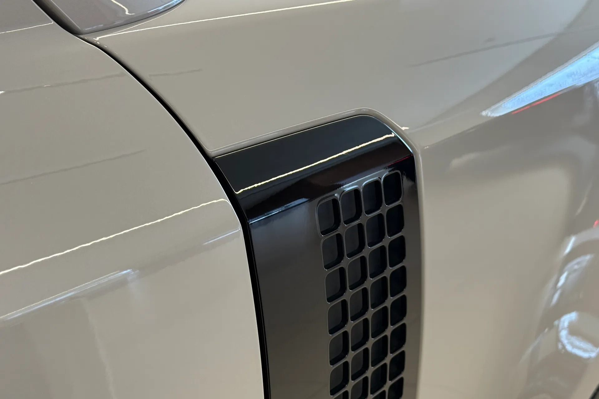 LAND ROVER Defender 90 thumbnail image number 13