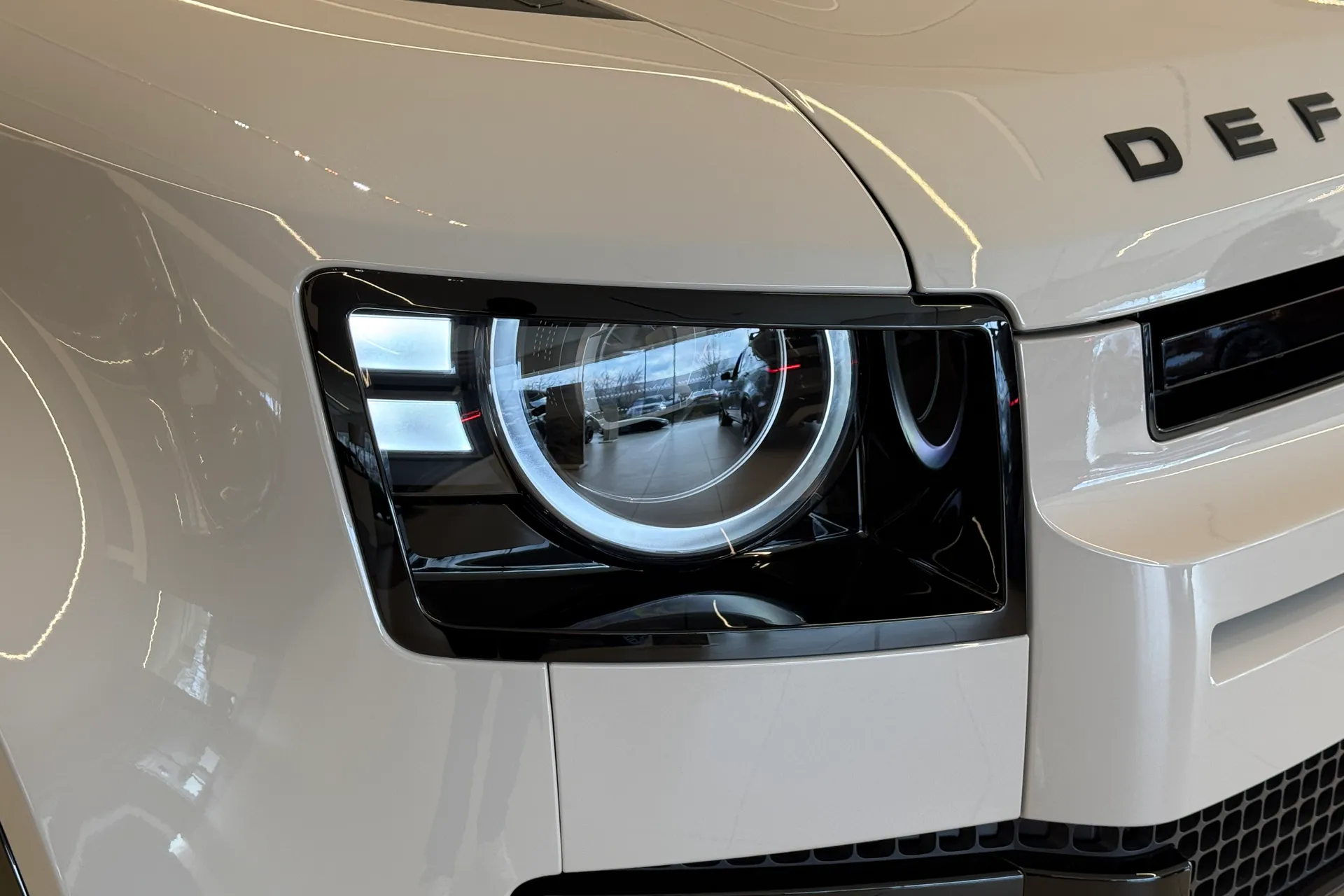 LAND ROVER Defender 90 thumbnail image number 12