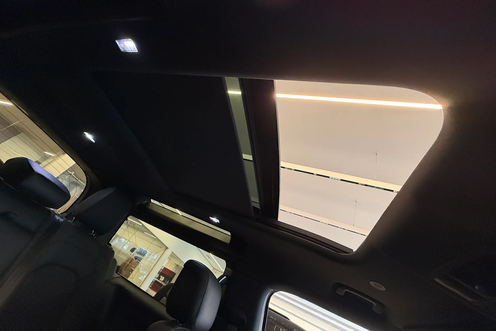 LAND ROVER Defender 90 thumbnail image number 5