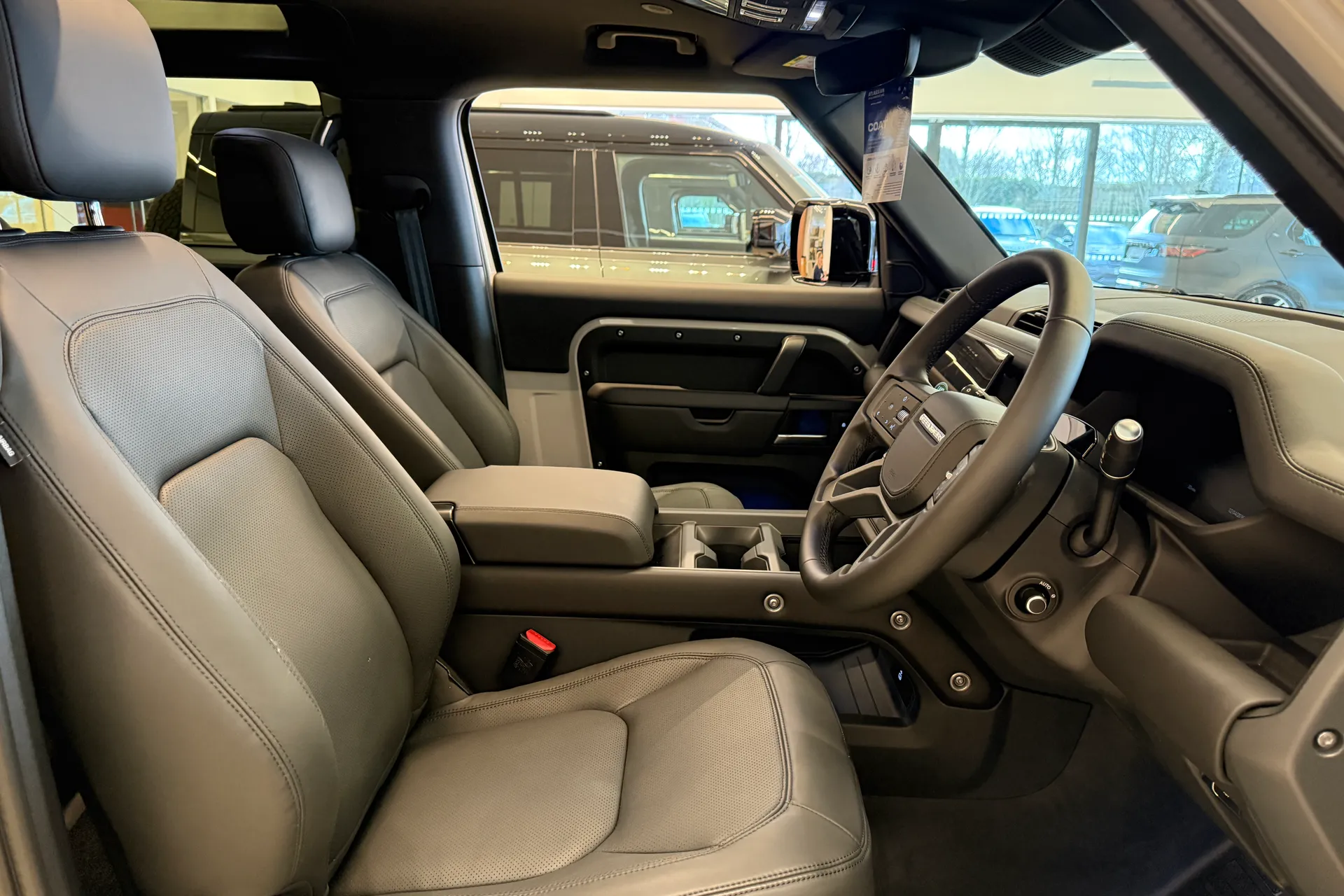 LAND ROVER Defender 90 thumbnail image number 10