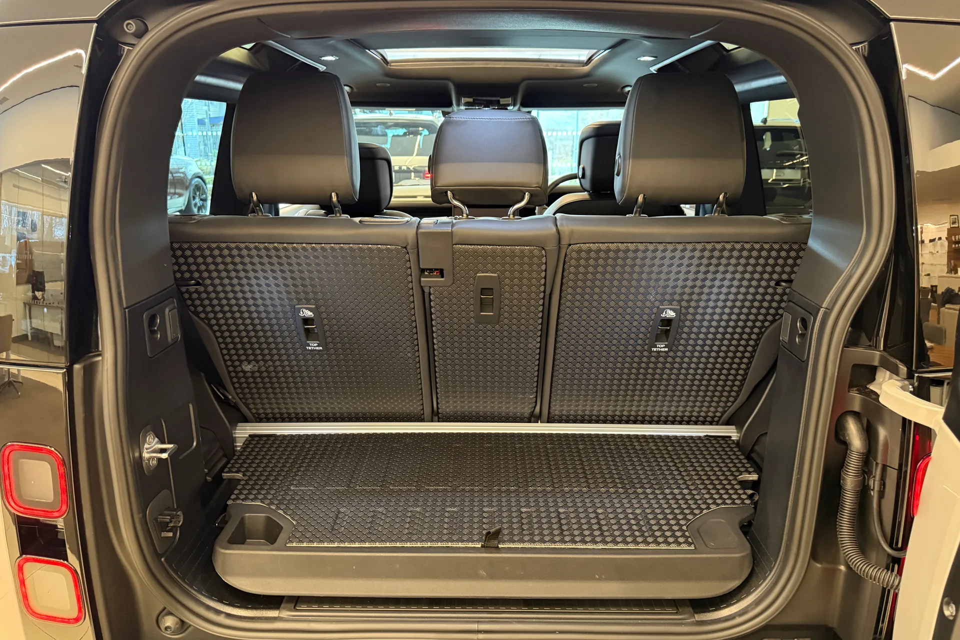 LAND ROVER Defender 90 thumbnail image number 8