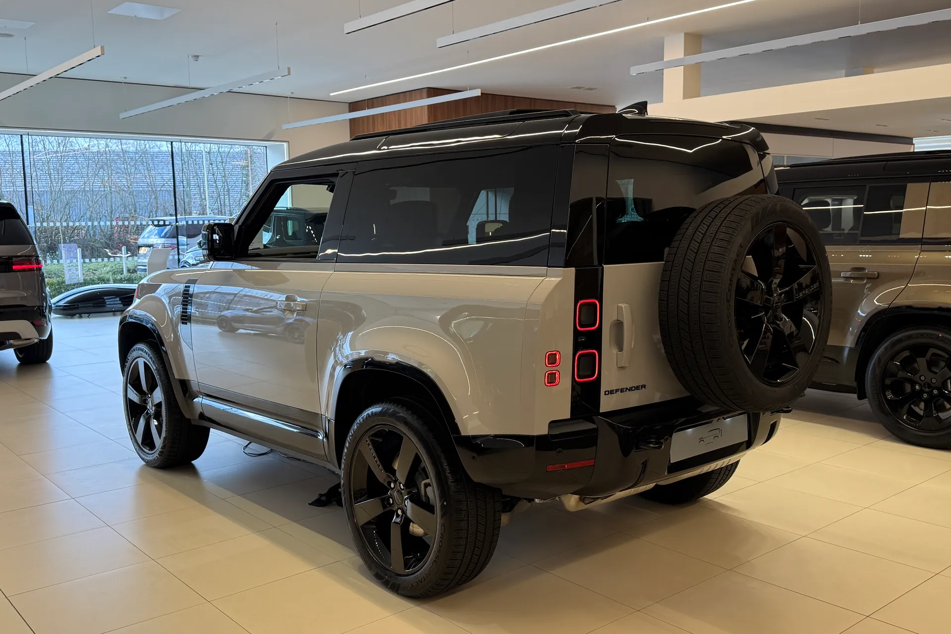 LAND ROVER Defender 90 thumbnail image number 7