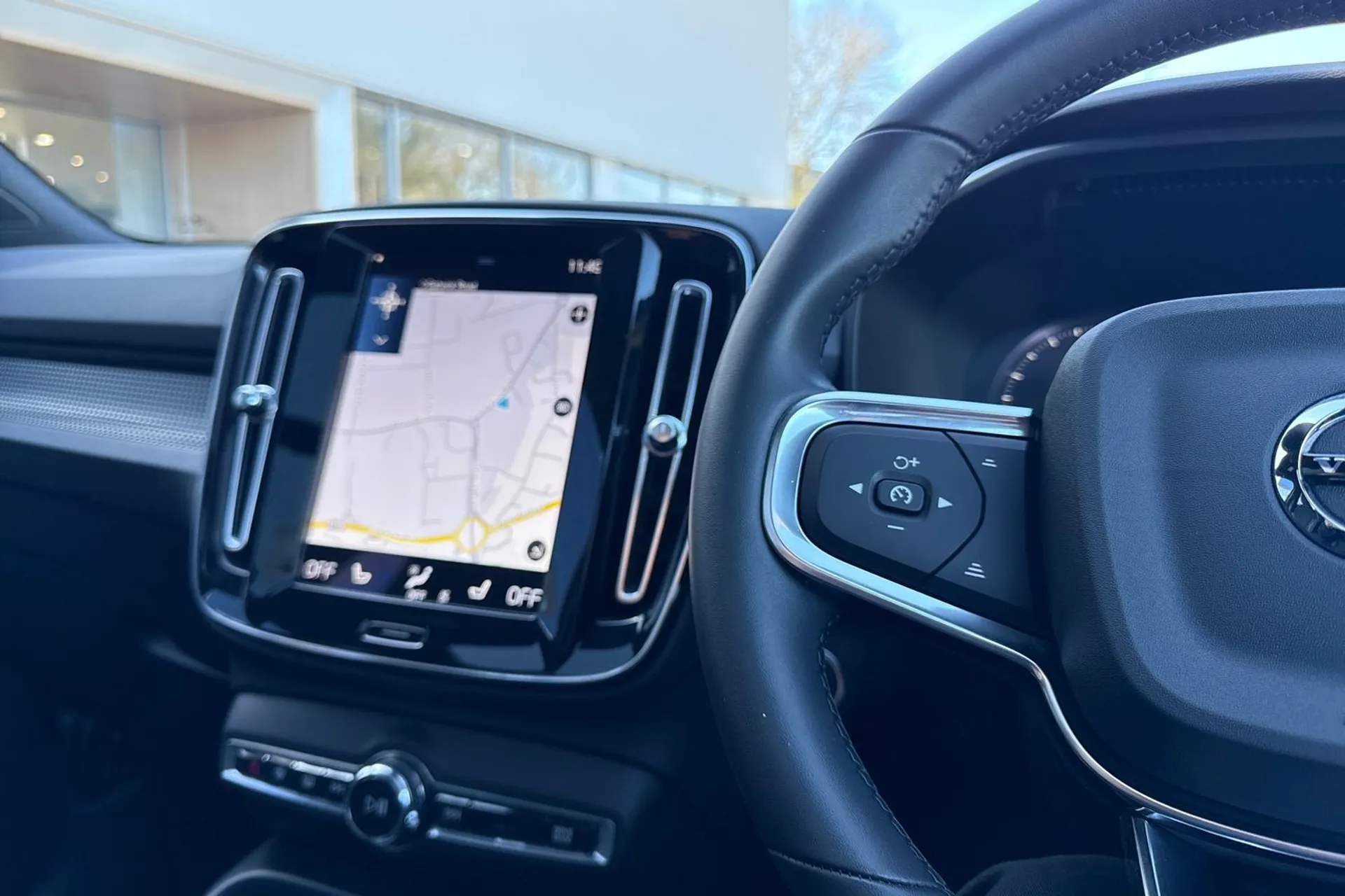 Volvo XC40 thumbnail image number 36