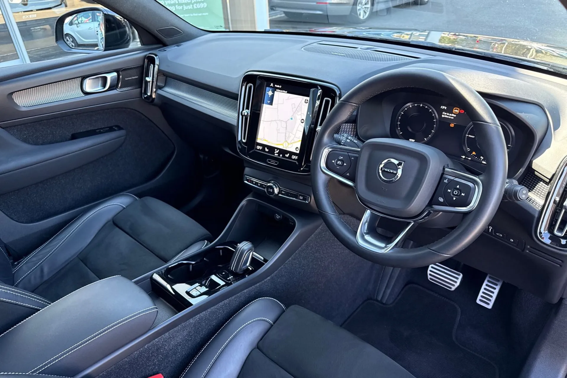 Volvo XC40 thumbnail image number 6