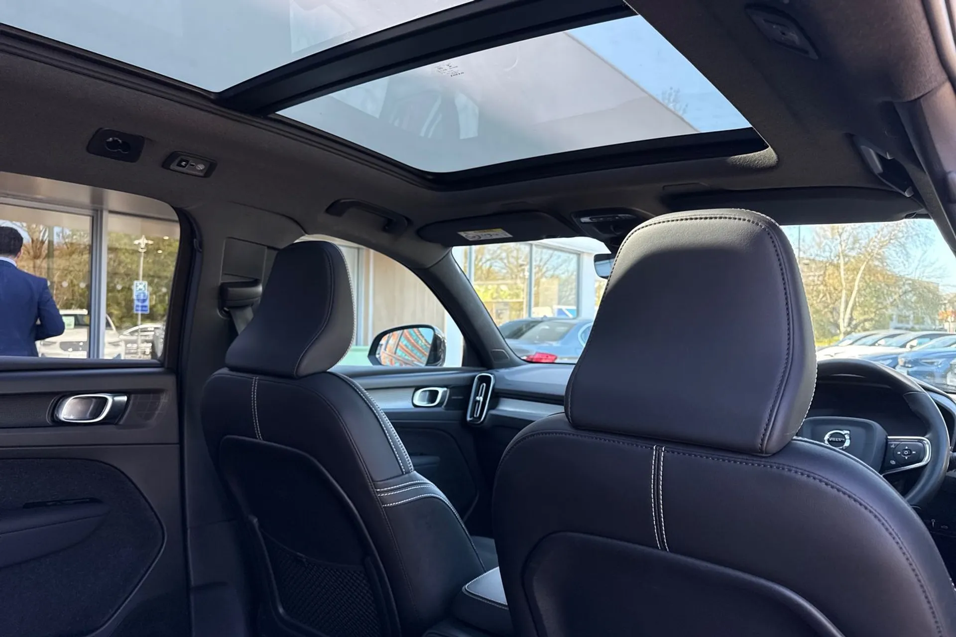 Volvo XC40 thumbnail image number 24