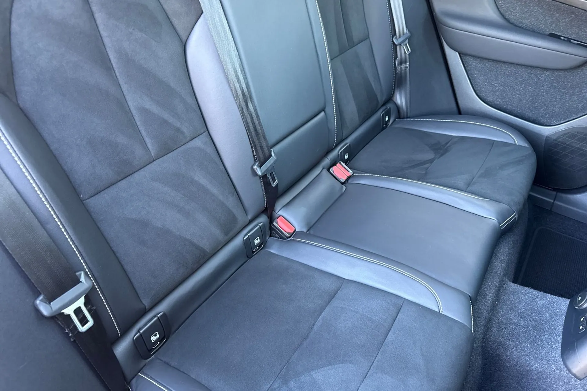 Volvo XC40 thumbnail image number 25