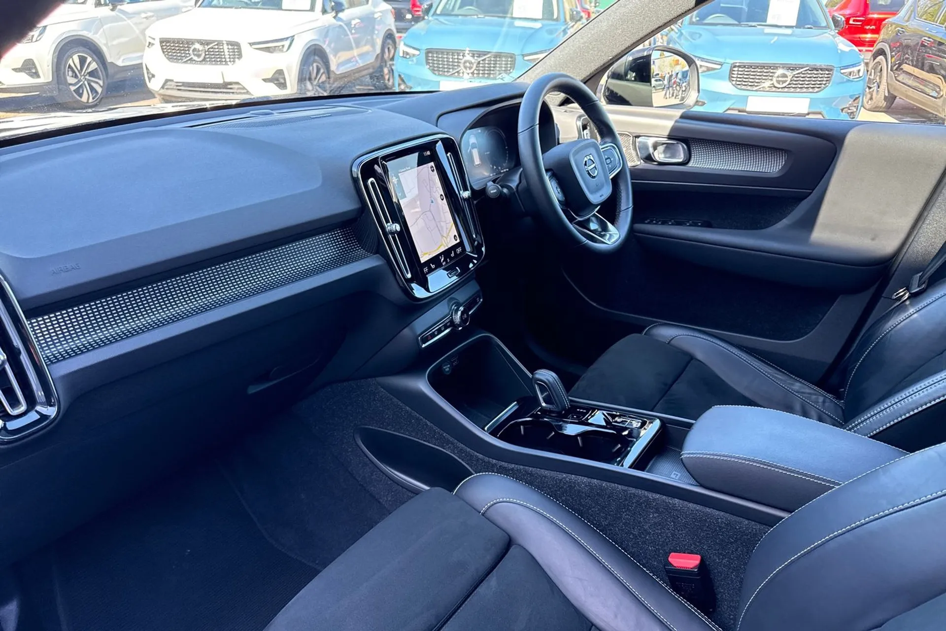 Volvo XC40 thumbnail image number 27