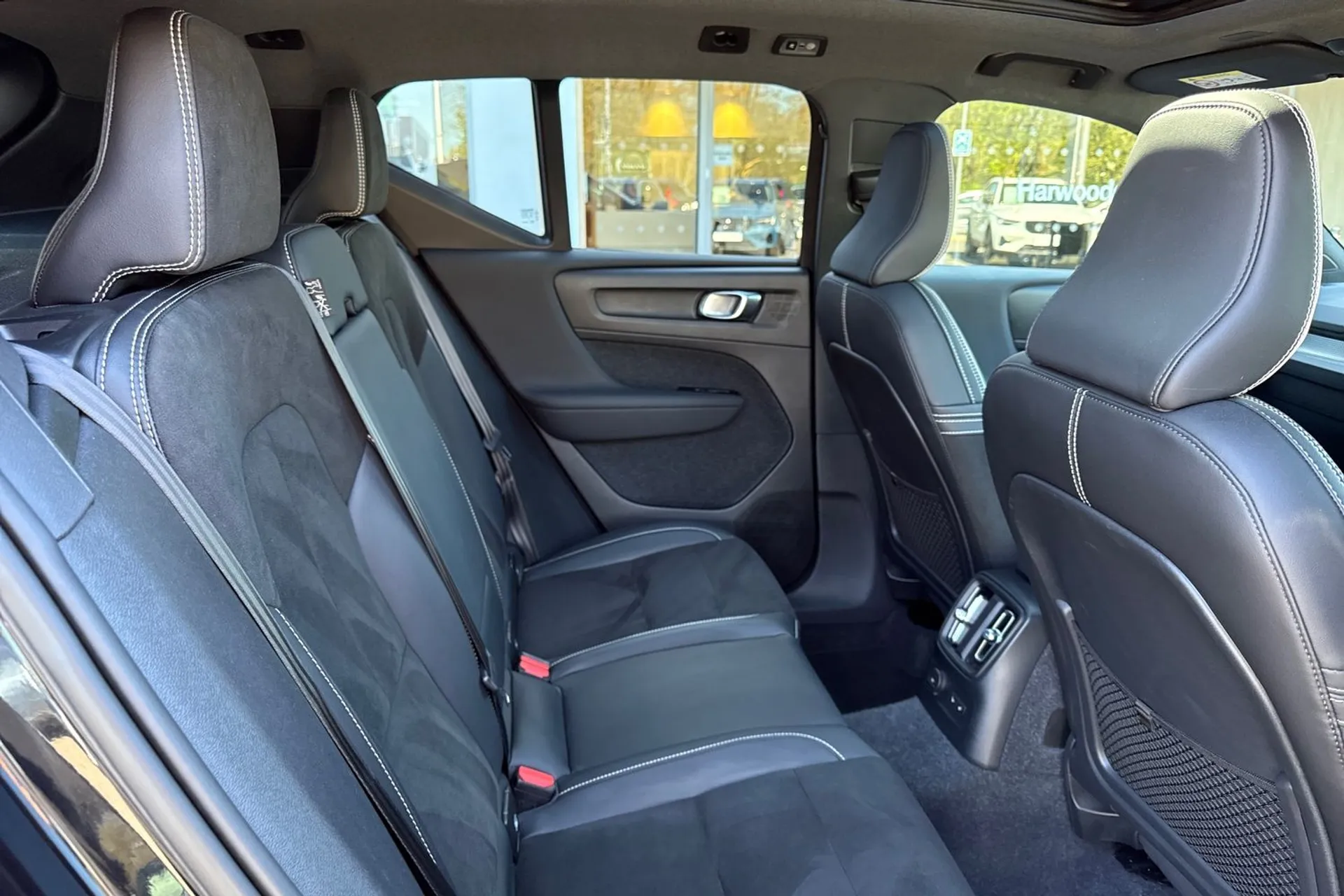 Volvo XC40 thumbnail image number 23