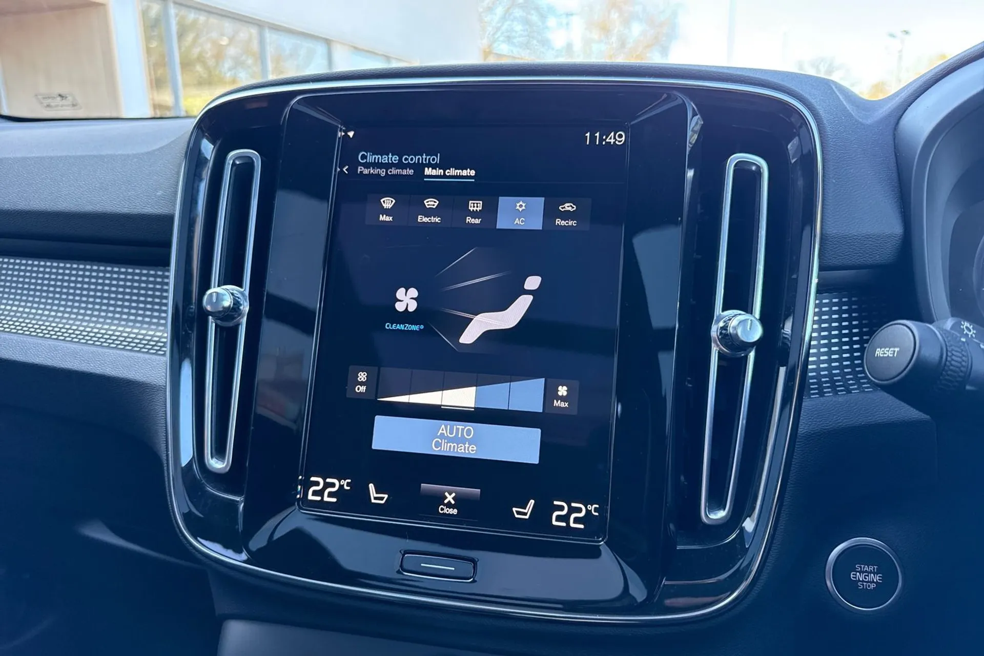 Volvo XC40 thumbnail image number 38