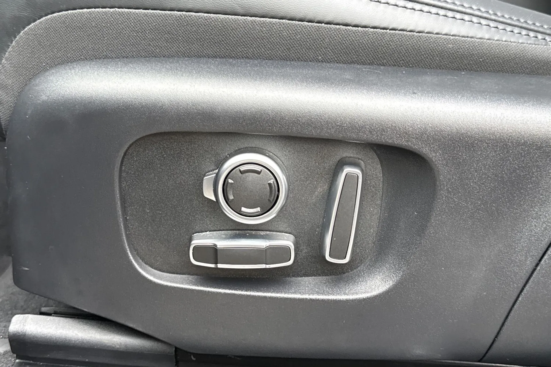 LAND ROVER RANGE ROVER EVOQUE thumbnail image number 57