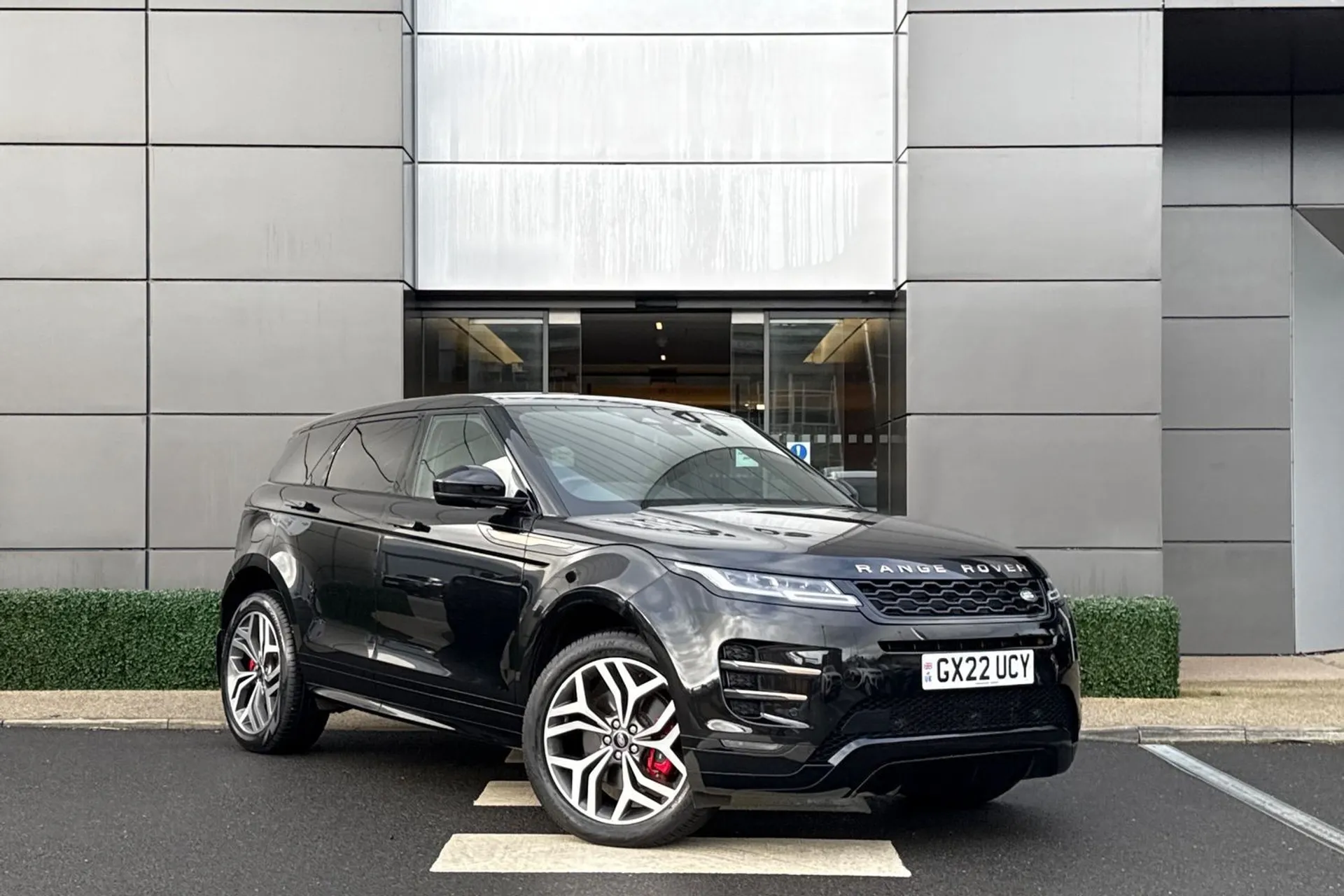 LAND ROVER RANGE ROVER EVOQUE focused image