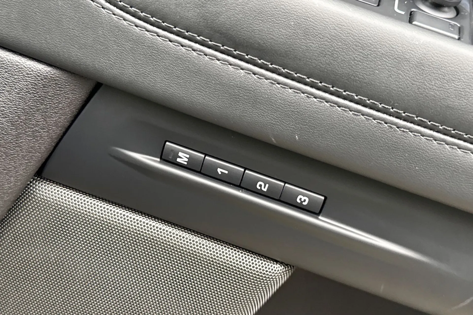 LAND ROVER RANGE ROVER EVOQUE thumbnail image number 29